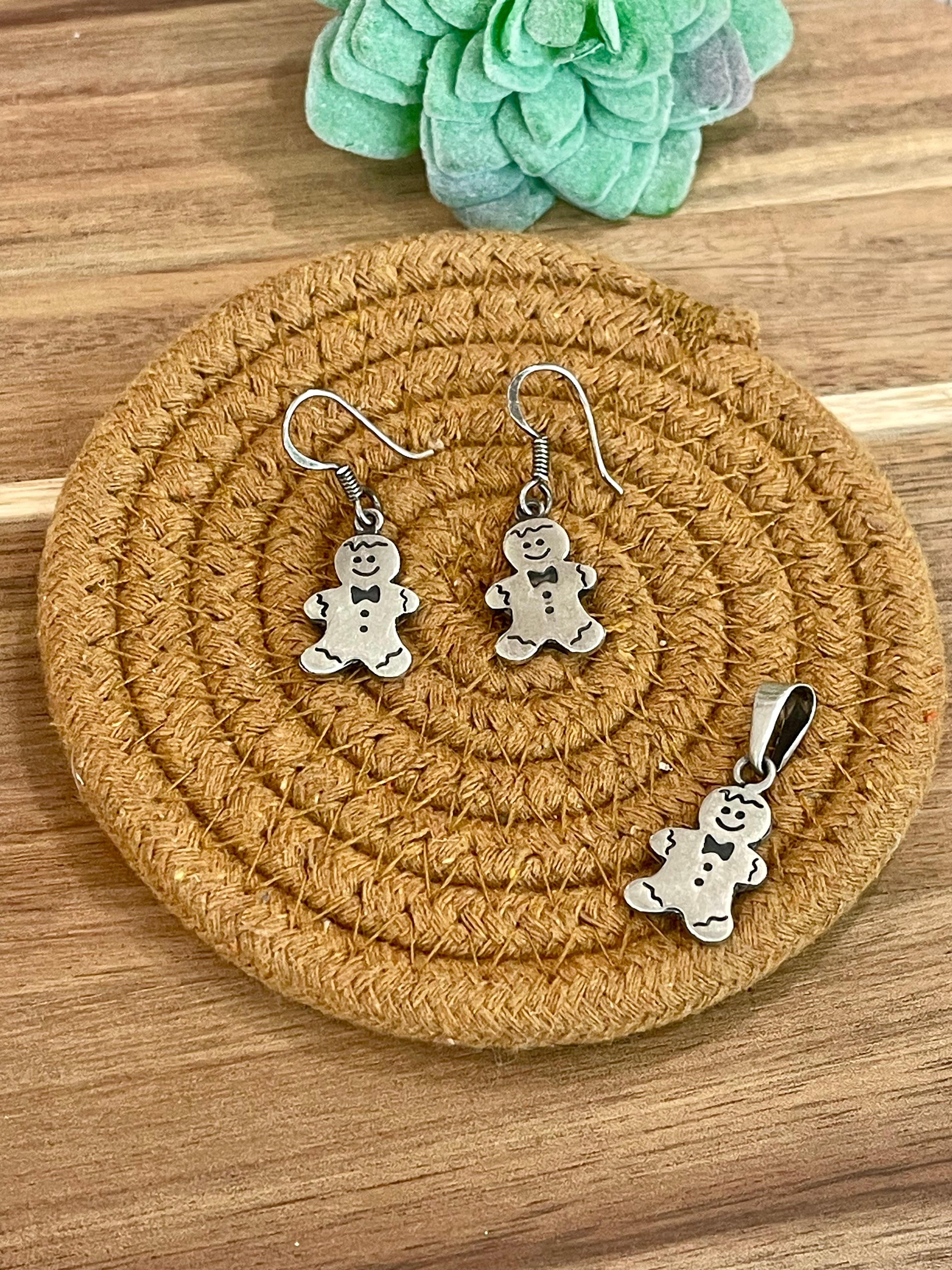 The Bijoux Vault Vintage Silver Gingerbread Man Earrings & Pendant set