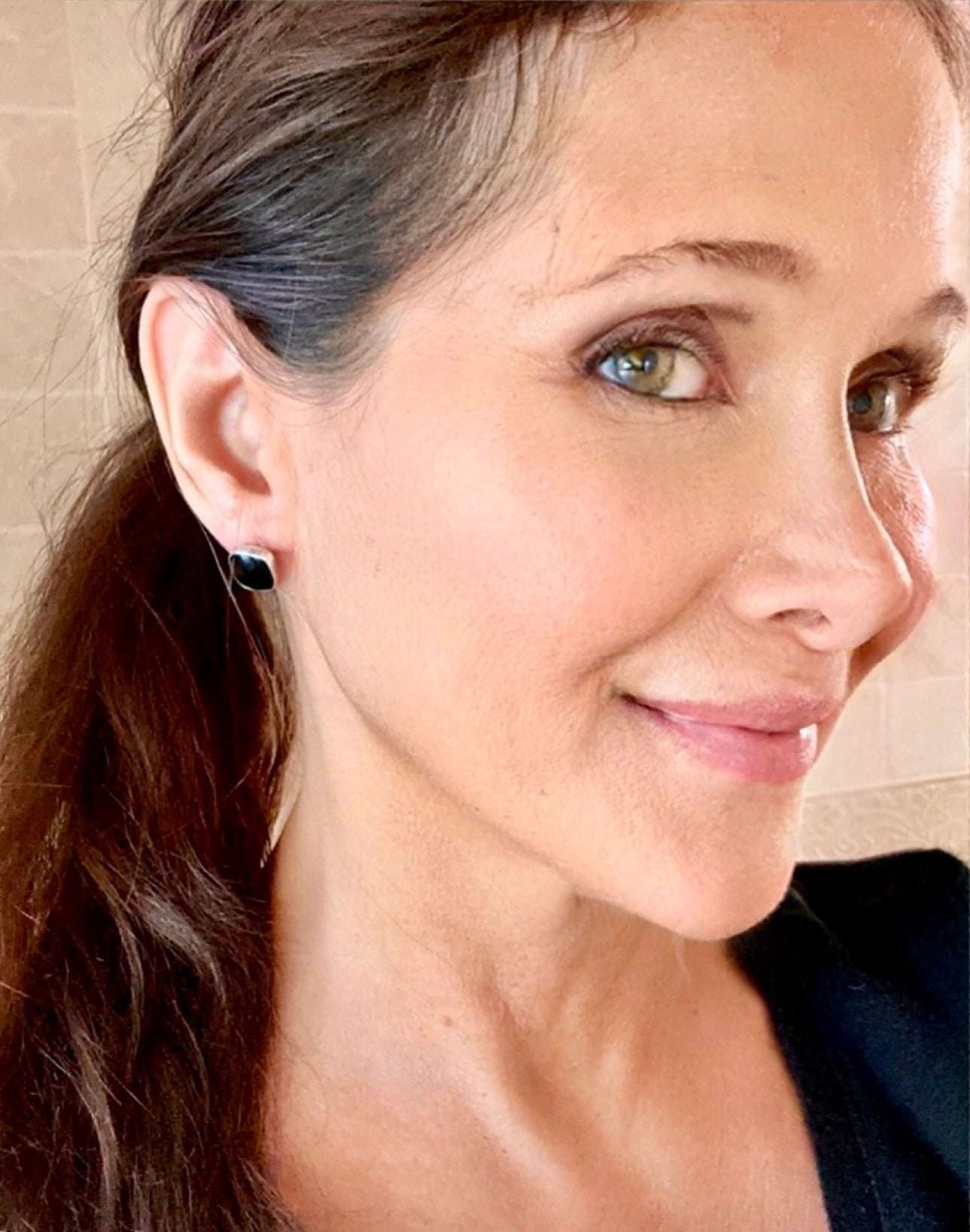 Black Onyx Cuadrado Studs