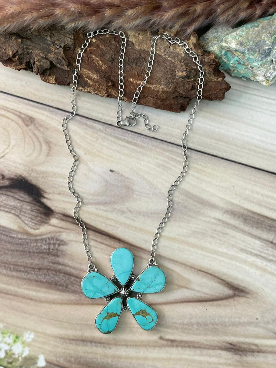 Handmade Sterling Silver Green Kingman Turquoise Collection: Necklace Signed Nizhoni
