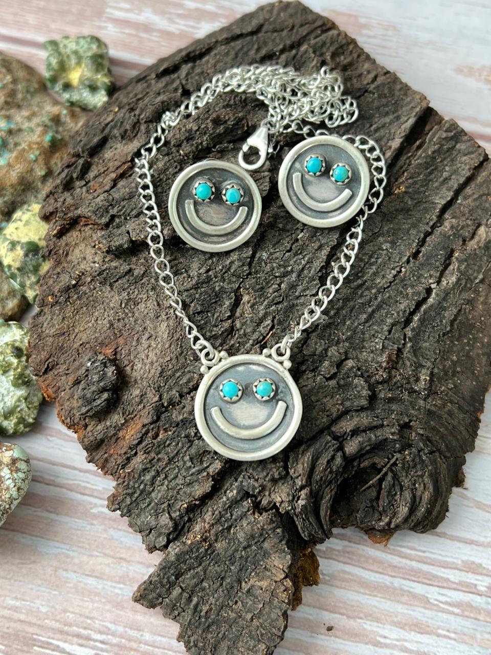 Handmade Sterling Silver Kingman Turquoise Smiley Necklace Earrings Set with Signed Nizhoni (2)