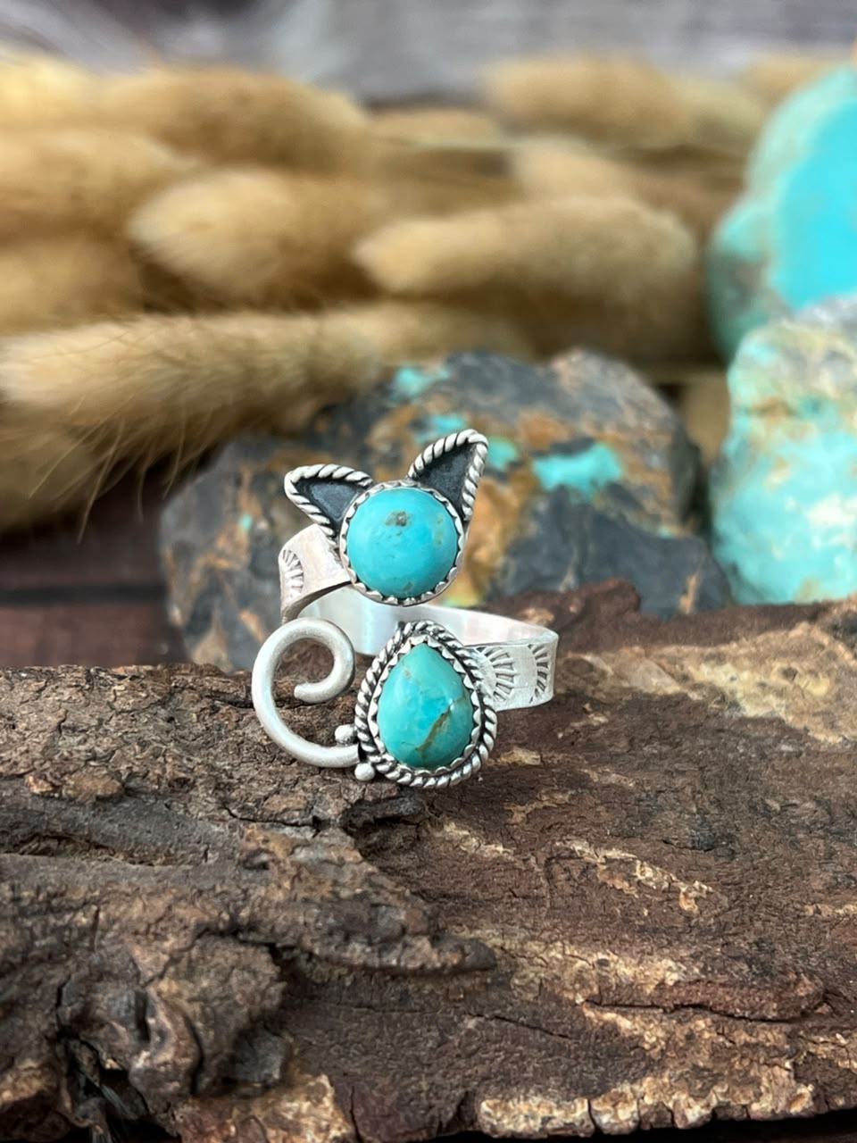 Handmade Sterling Silver Kingman Turquoise Cat Adjustable Ring Signed Nizhoni (3)