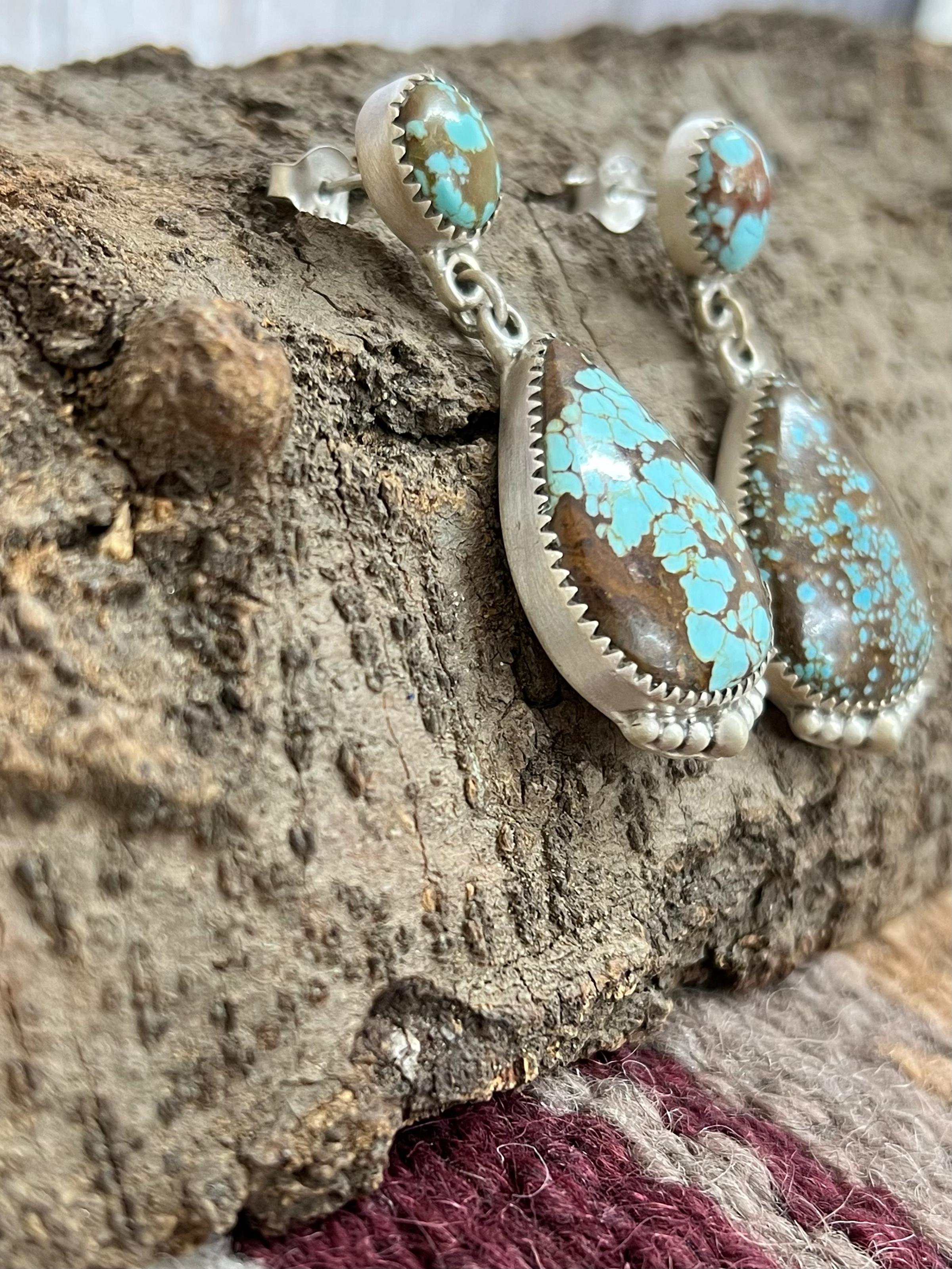 Handmade Sterling Silver Number 8 Dangle Earring with Signed Nizhoni