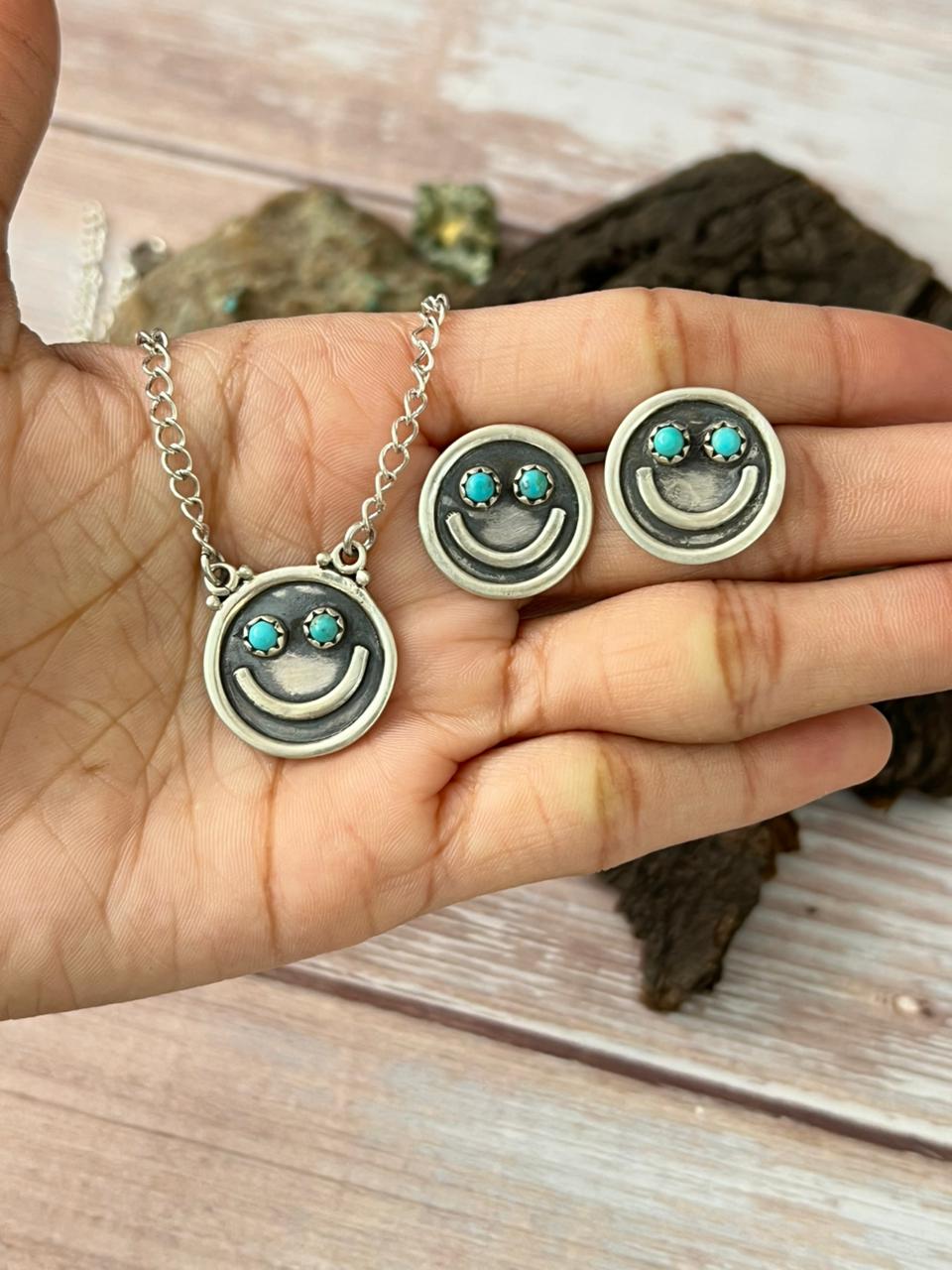 Handmade Sterling Silver Kingman Turquoise Smiley Necklace Earrings Set with Signed Nizhoni (2)