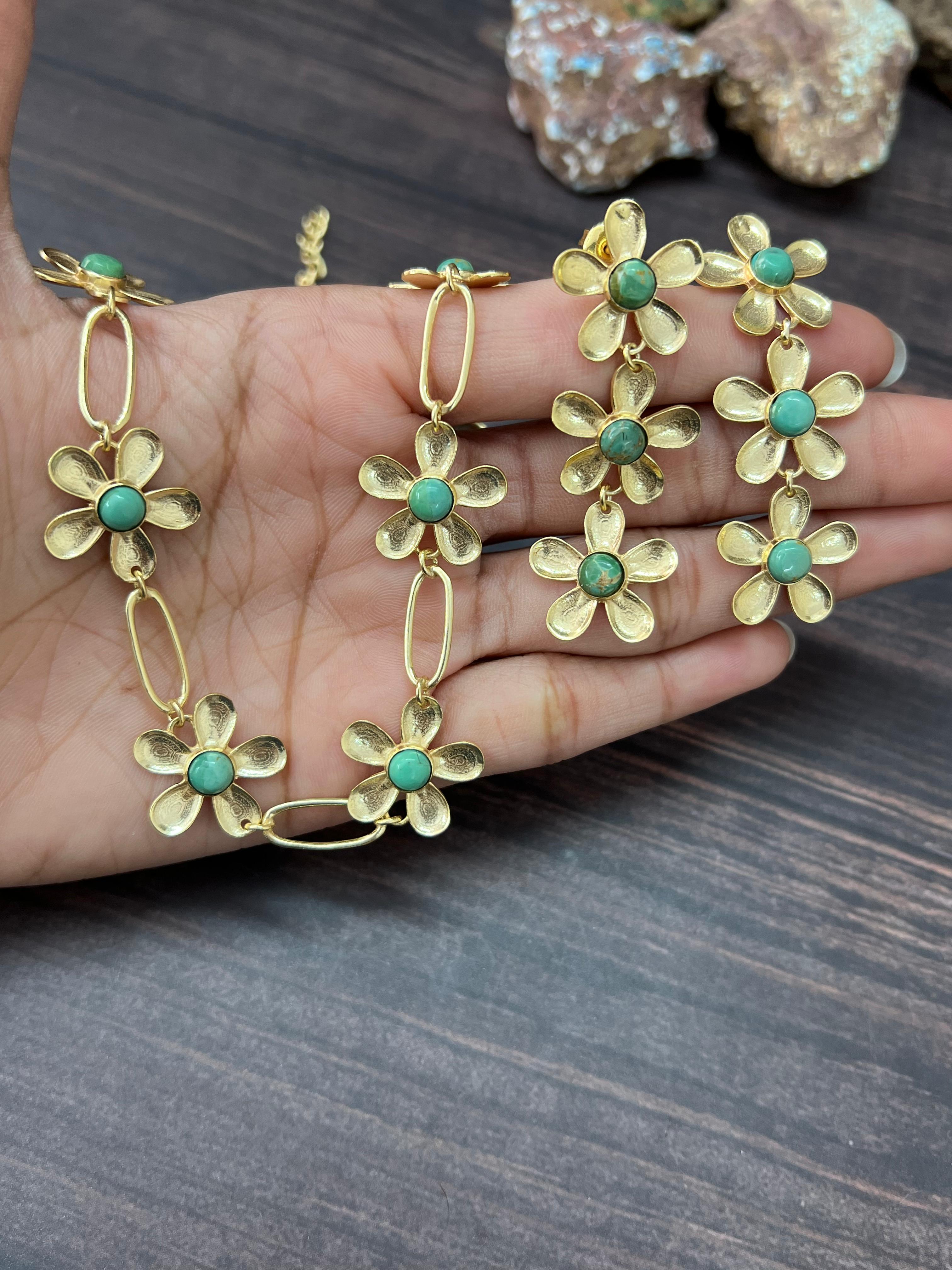 "THE GOLDEN COLLECTION" Handmade Natural Kingman Turquoise Gold Plated Daisy SET Necklace Earrings Set