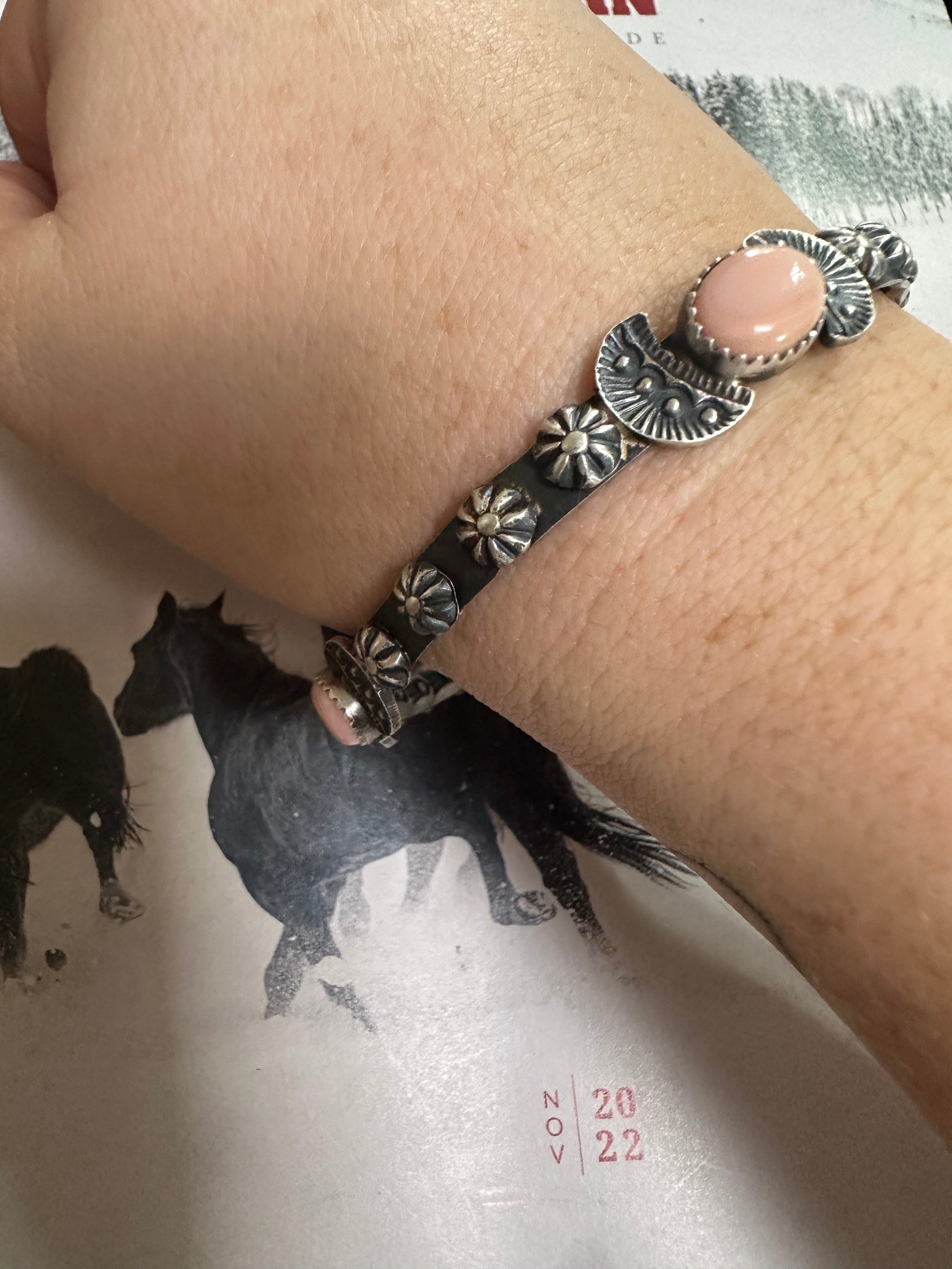 Handcrafted Queen Pink Conch Shell & Sterling Silver Bangle Bracelet Signed Kevin Billah