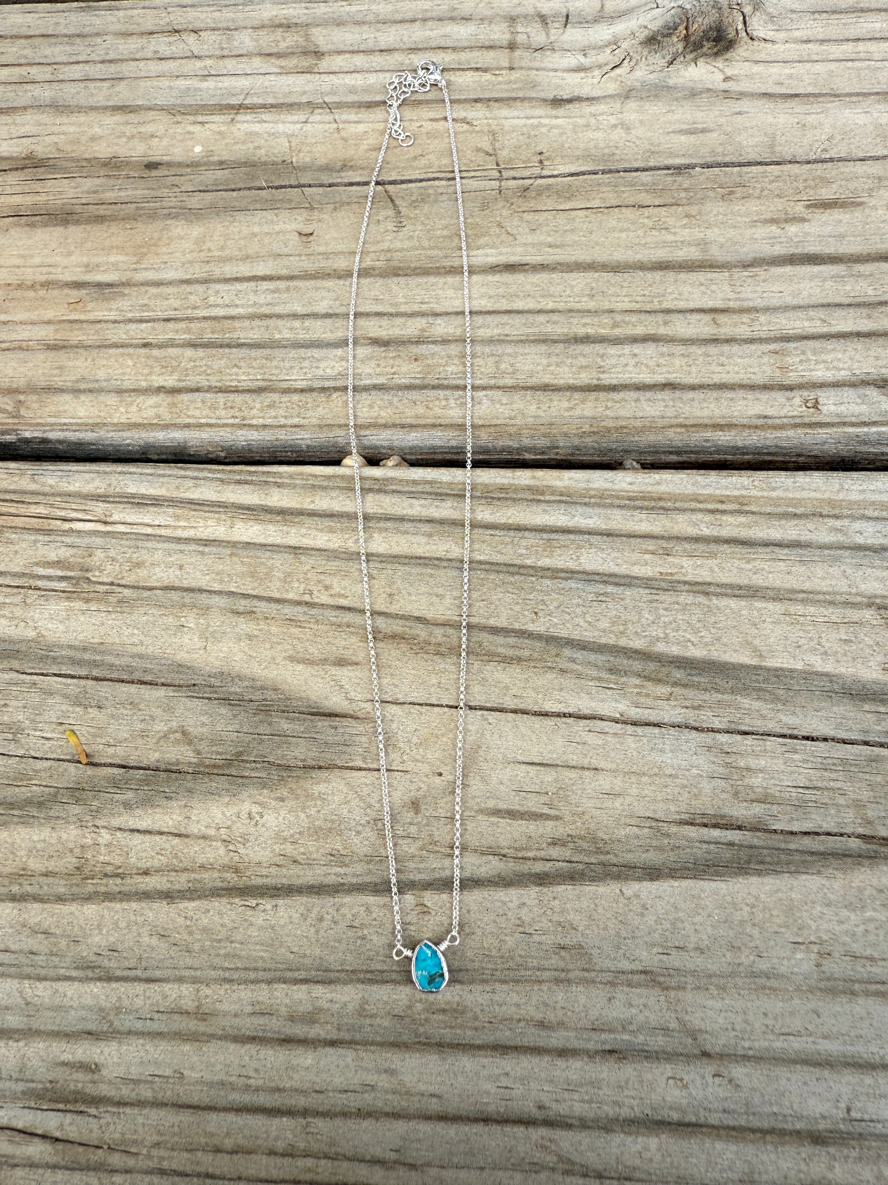 The Golden Collection Handmade Natural Turquoise DELICATE Silver Plated Necklace Leslies FAV