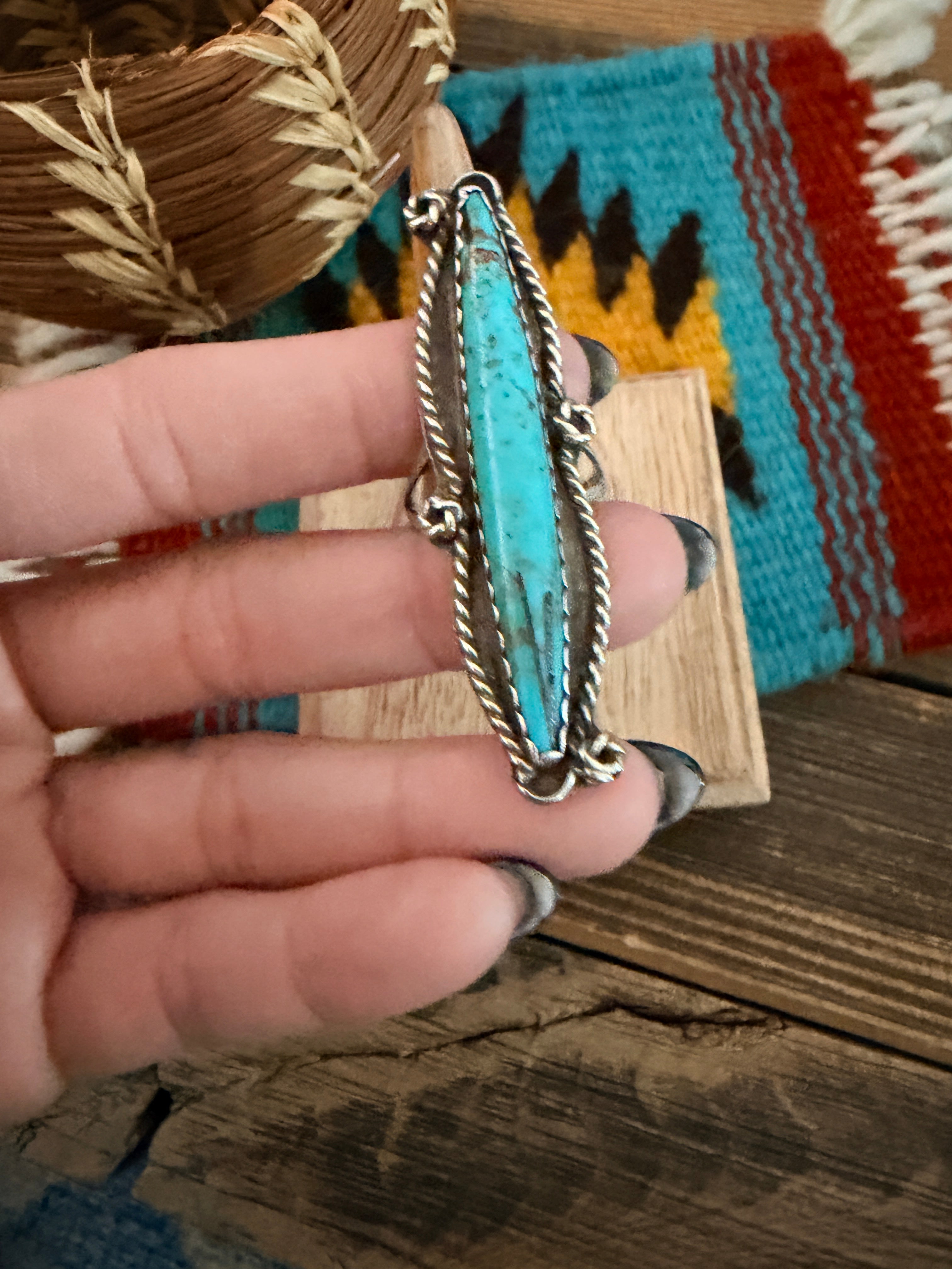 Old Pawn Handcrafted Turquoise & Sterling Silver Ring Size 7.5