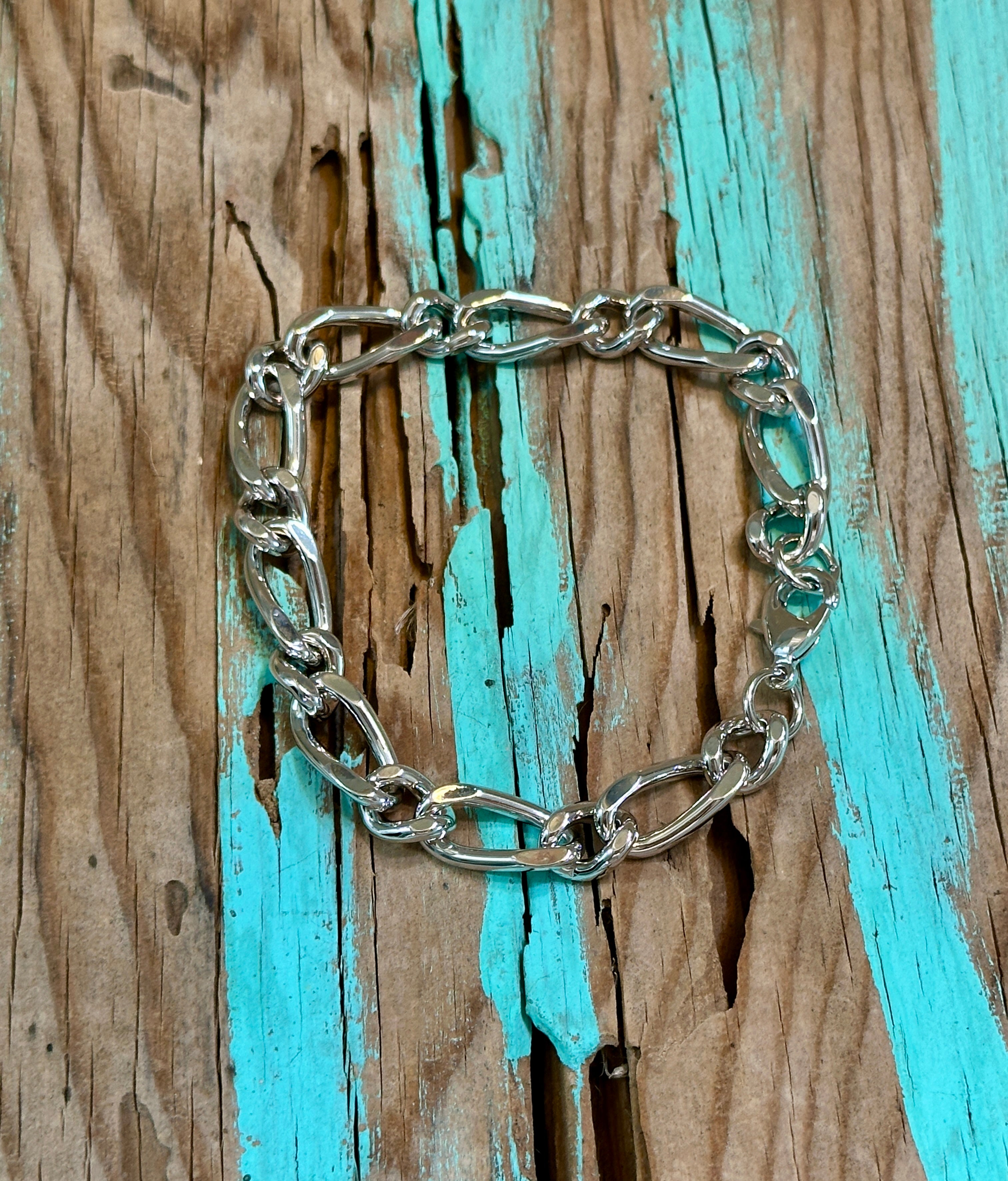 Amoura Bold Chain Bracelet