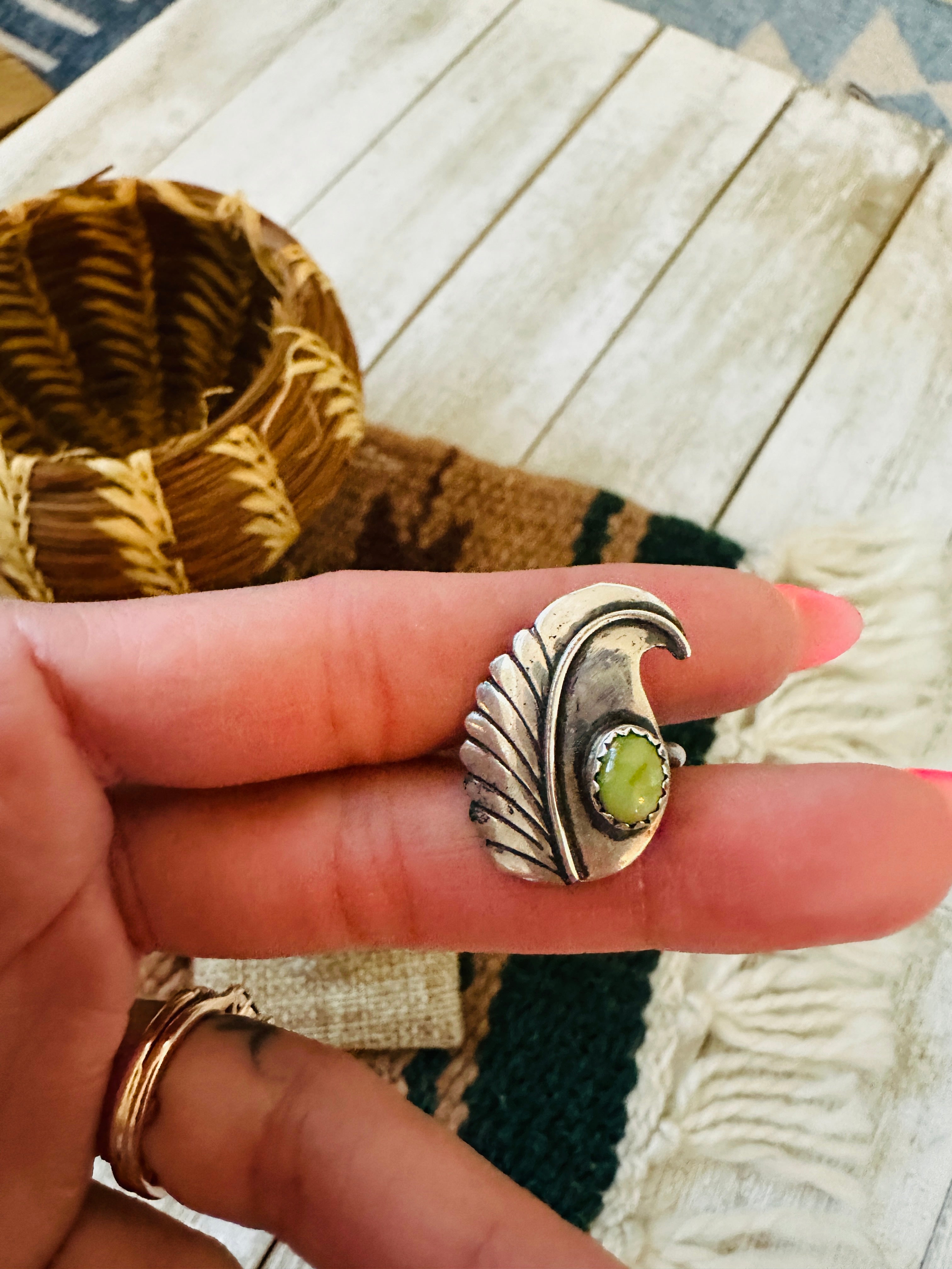 Handcrafted Old Pawn Sterling Silver & Turquoise Feather Ring Size 6.25