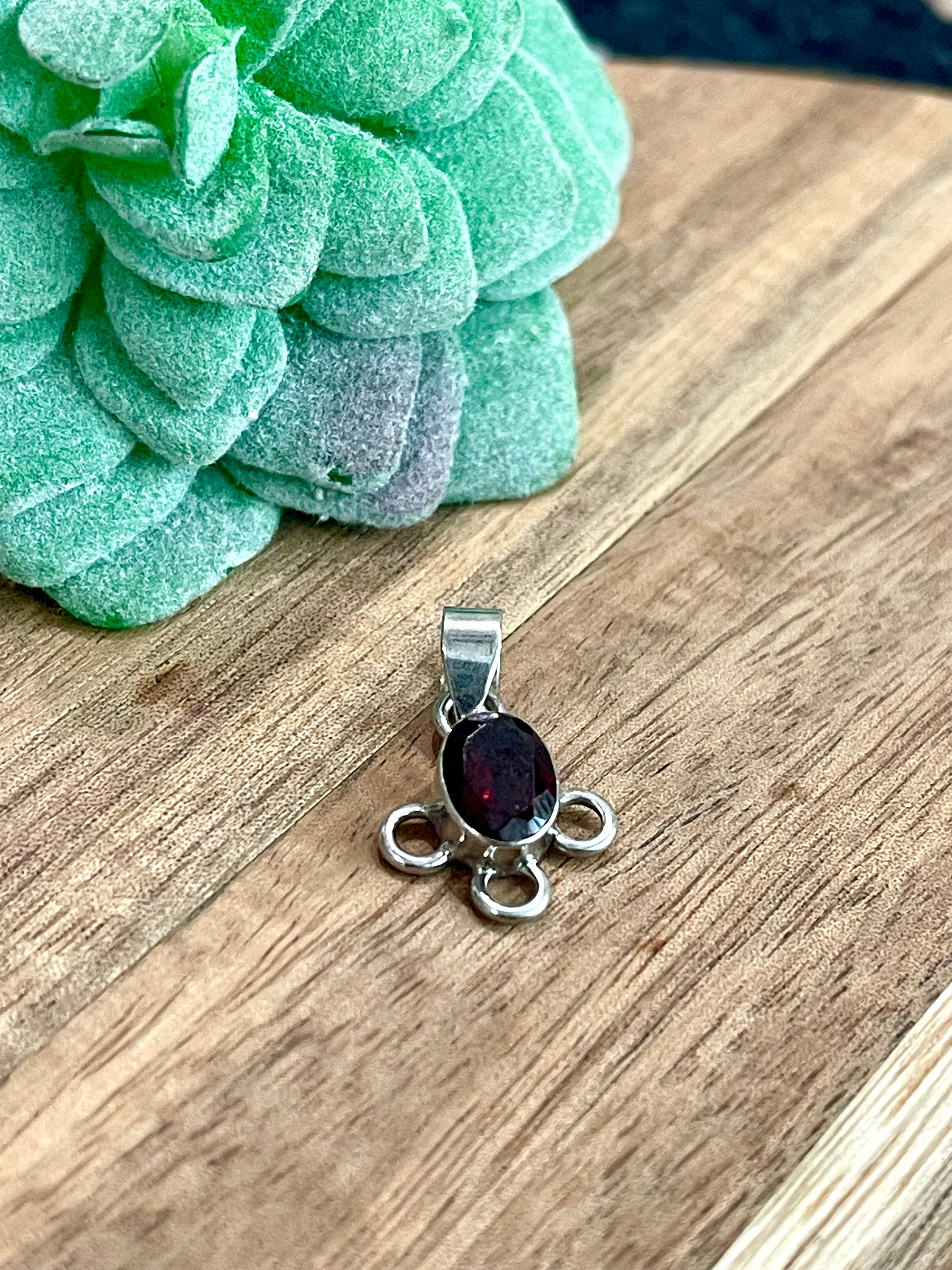 The Bijoux Vault Vintage Pendant