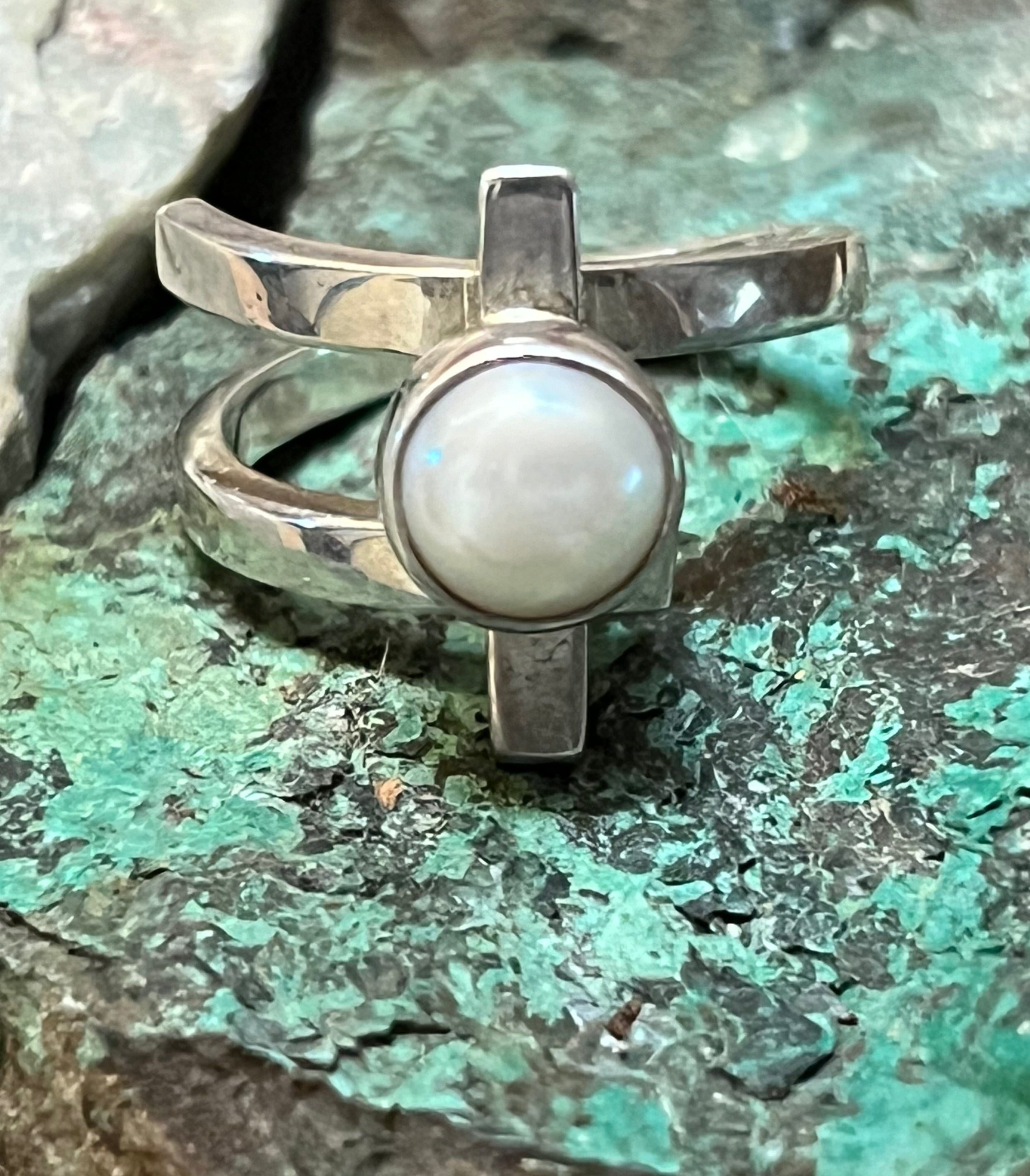 Wrap Ring w/ Pearl Center