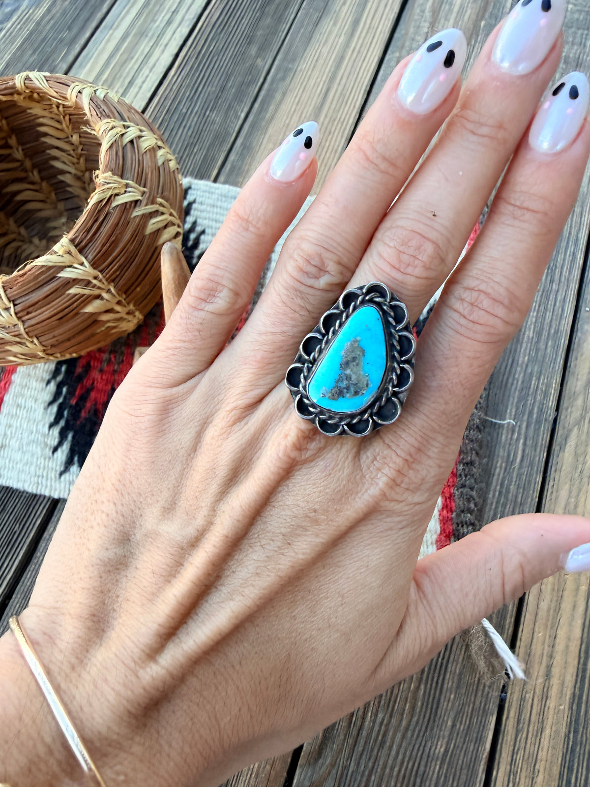 Old Pawn Handcrafted Turquoise & Sterling Silver Ring Size 9
