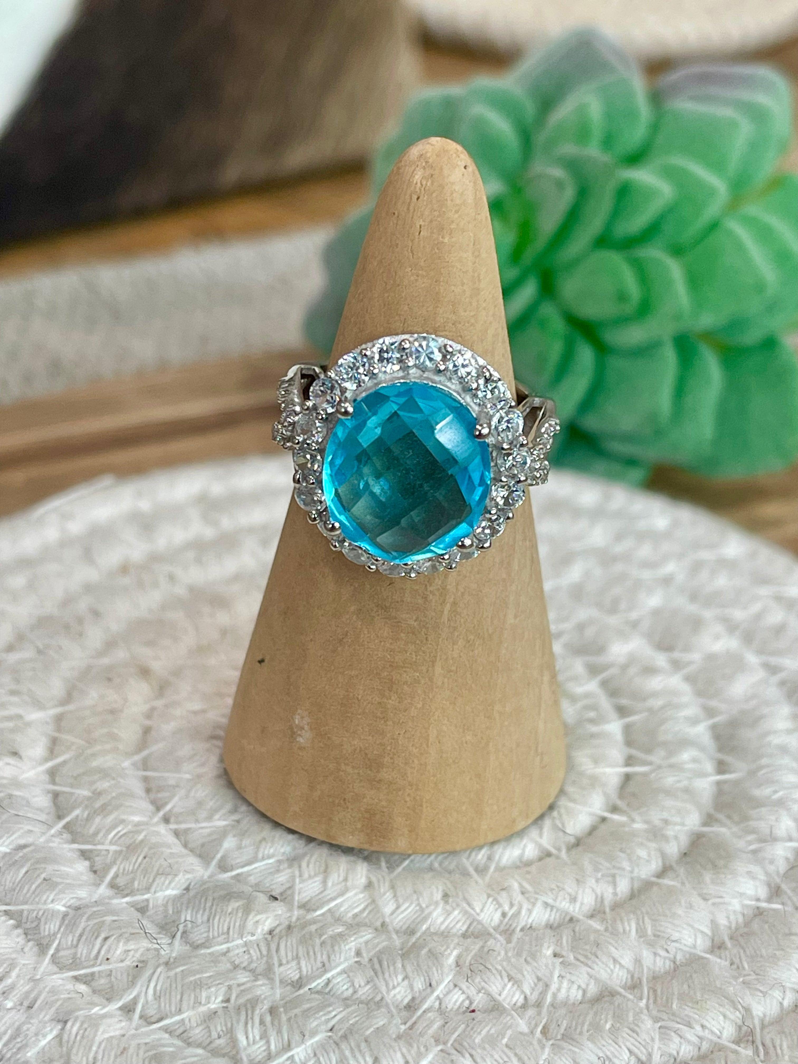 The Bijoux Vault Vintage Light Blue Ring Sz 5.75