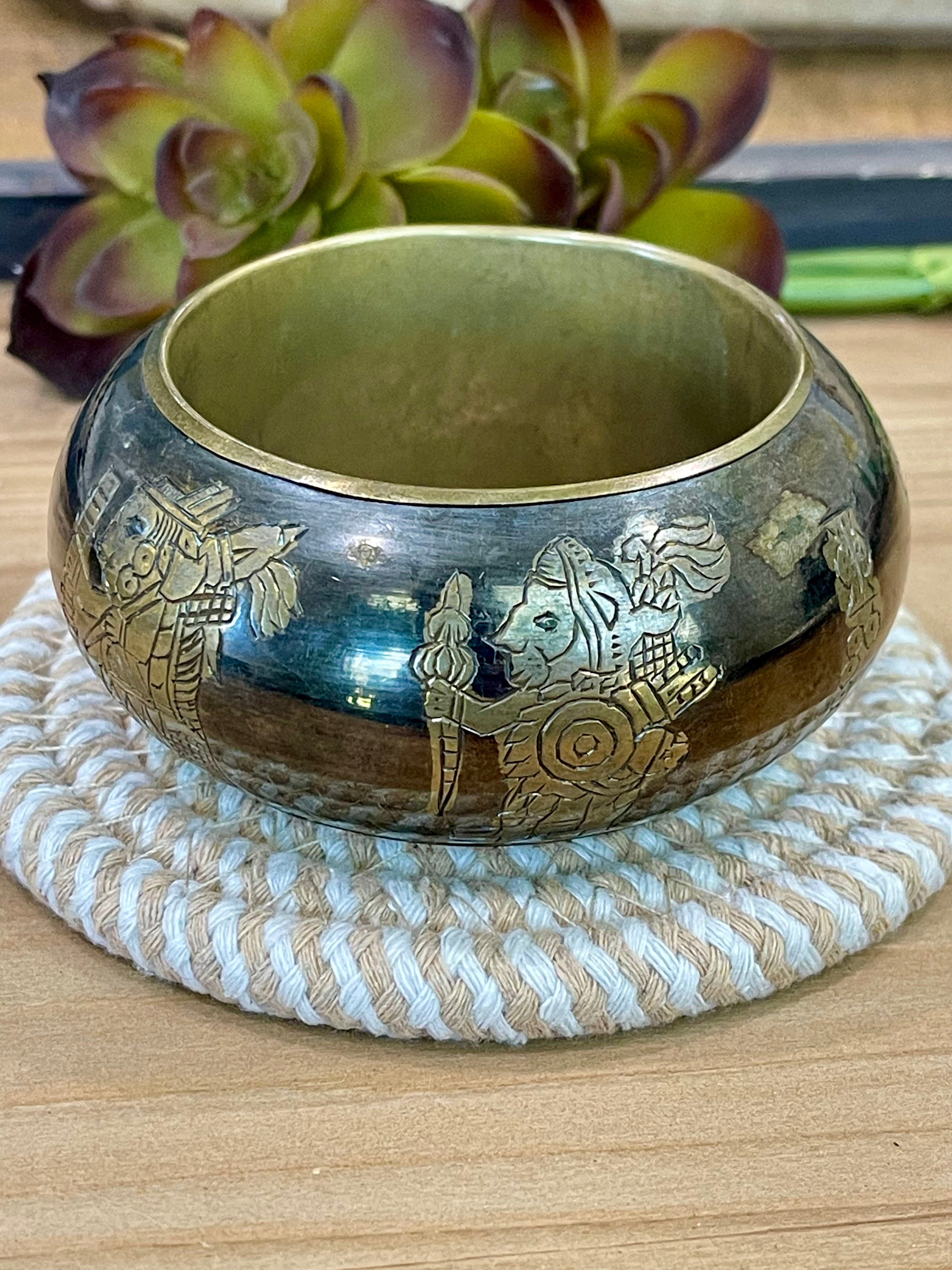 The Bijoux Vault Vintage Bangle Bracelet