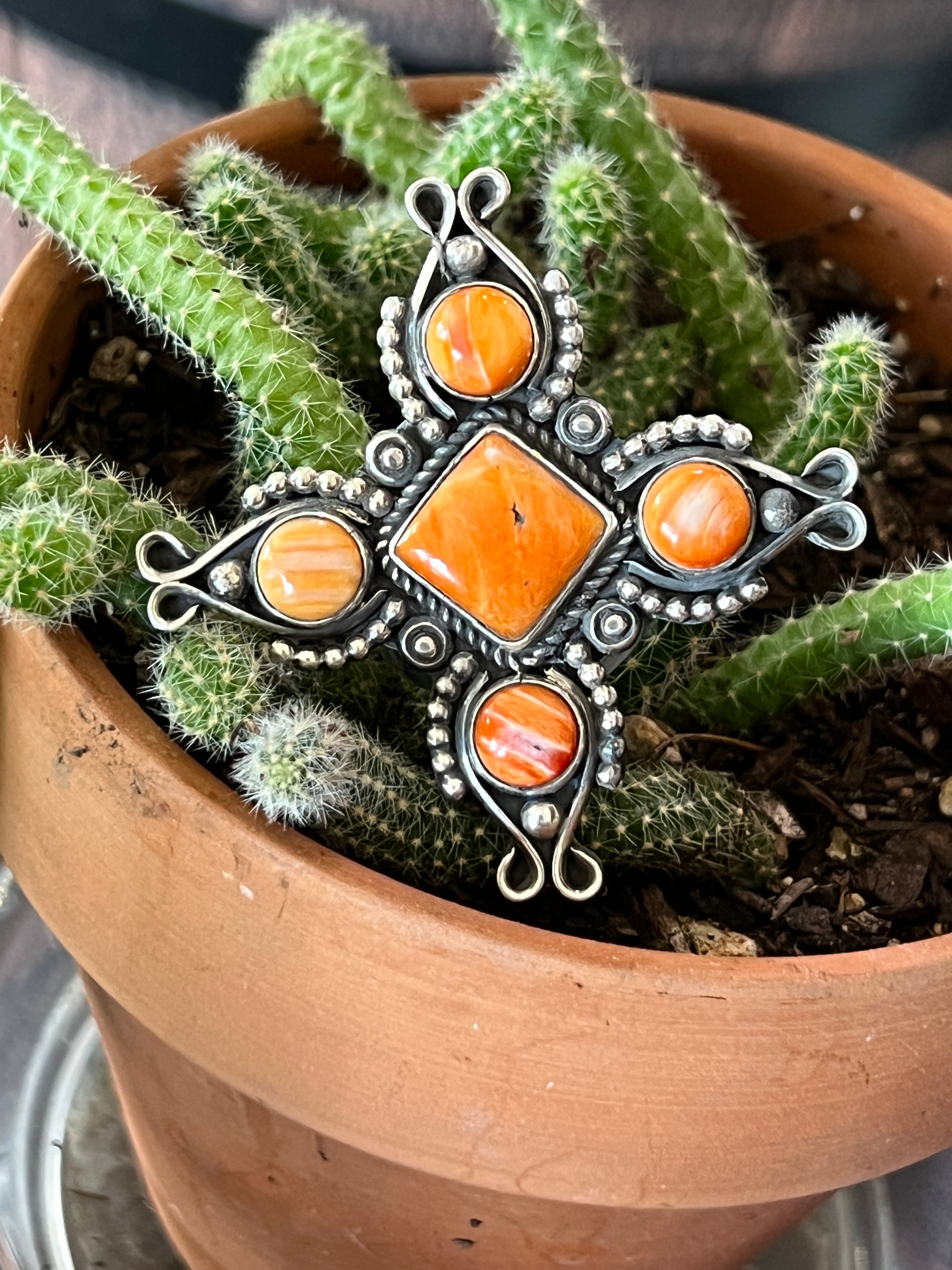 Apache Sterling Silver and Orange Spiny Oyster Shell 4 Direction Ring by Rosella Paxson, Size 10