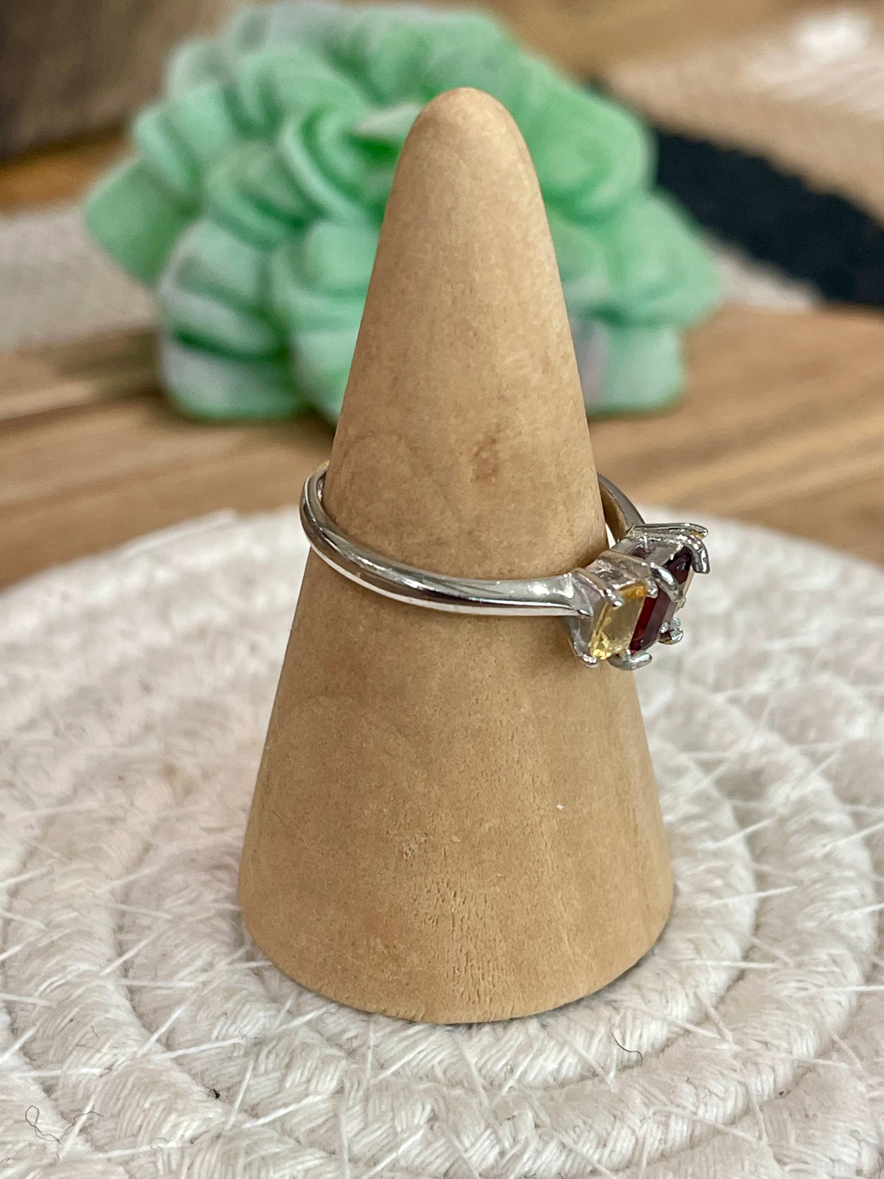 The Bijoux Vault Vintage Ring Sz 8.25