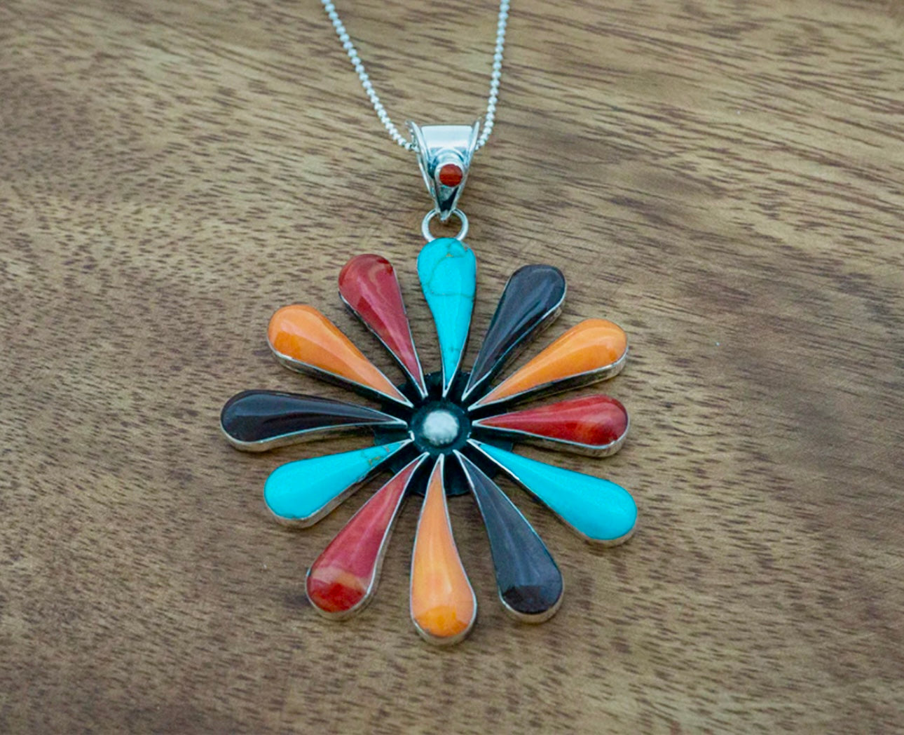 Tejano Daisy Pendant Necklace