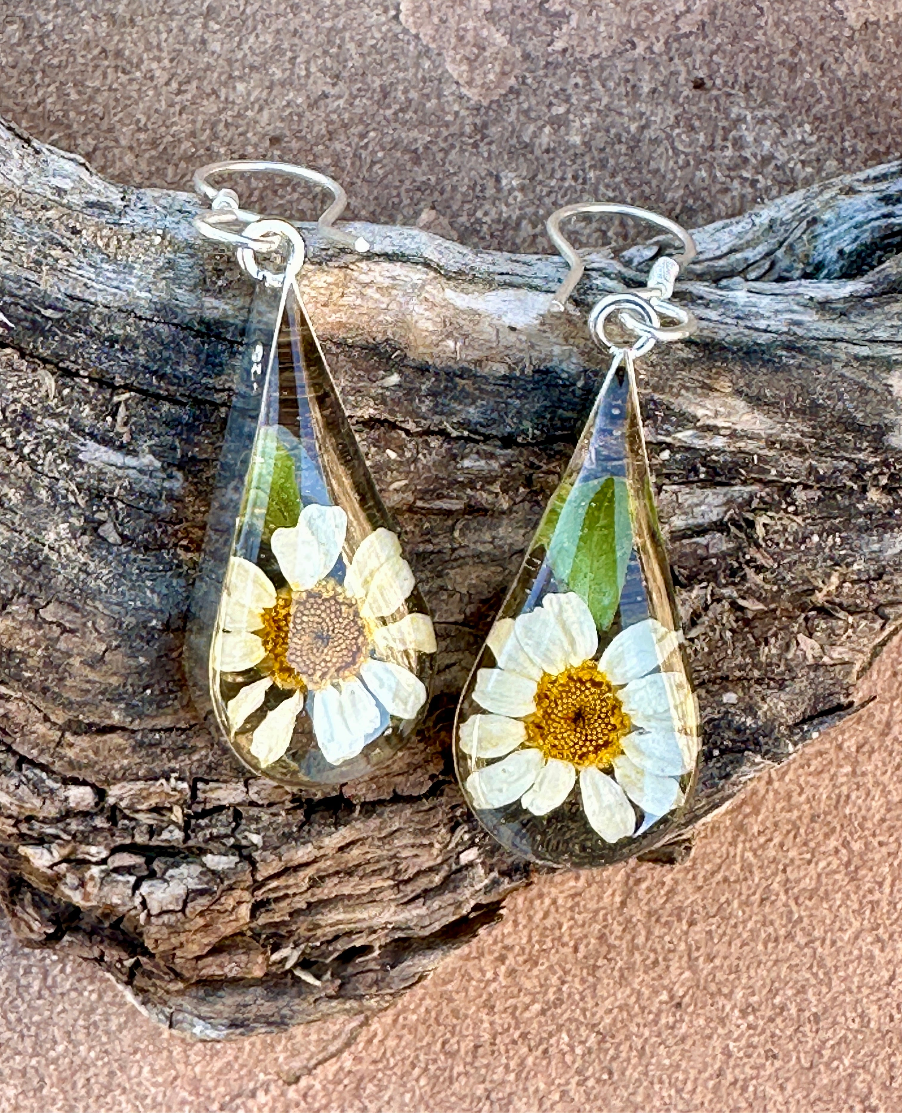 Primavera Teardrop Daisy Earrings on Hook