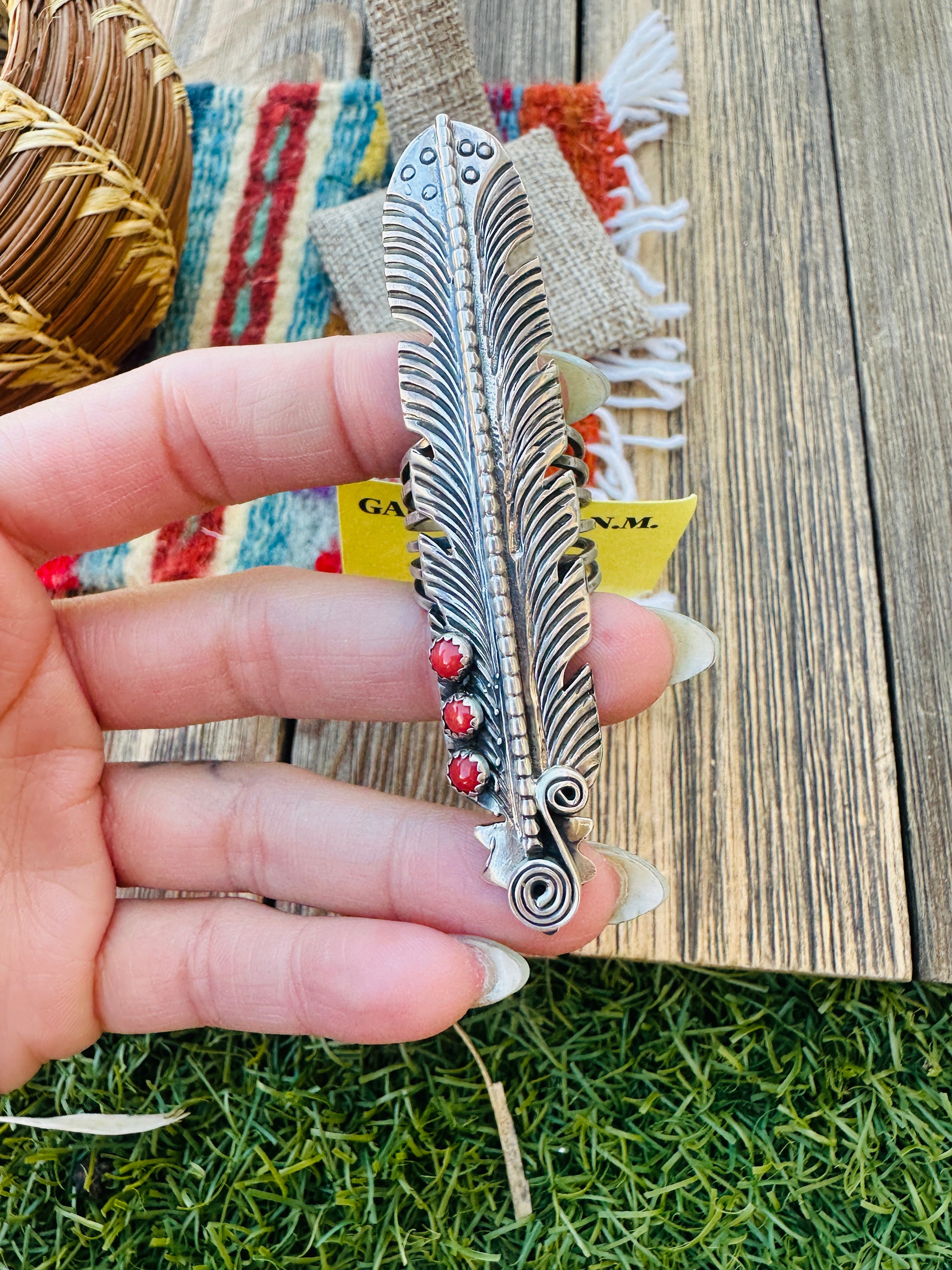 Old Pawn Handcrafted Coral & Sterling Silver Feather Ring Size 7