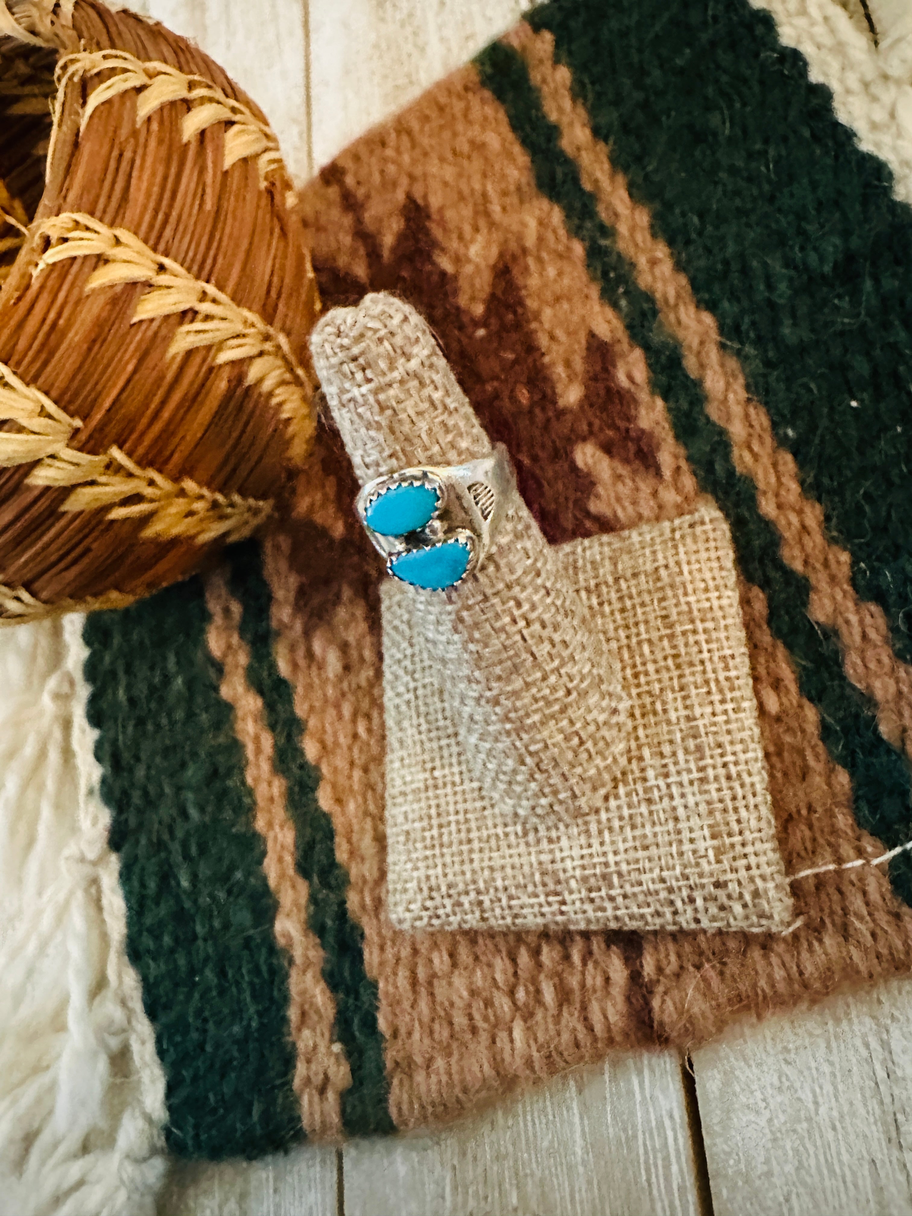 Old Pawn Handcrafted Turquoise & Sterling Silver Ring Size 5