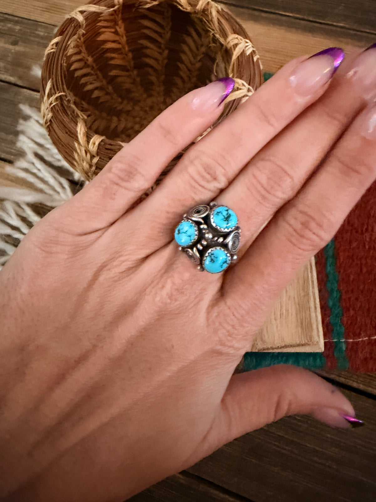 Old Pawn Handcrafted Turquoise & Sterling Silver Ring Size 7.25