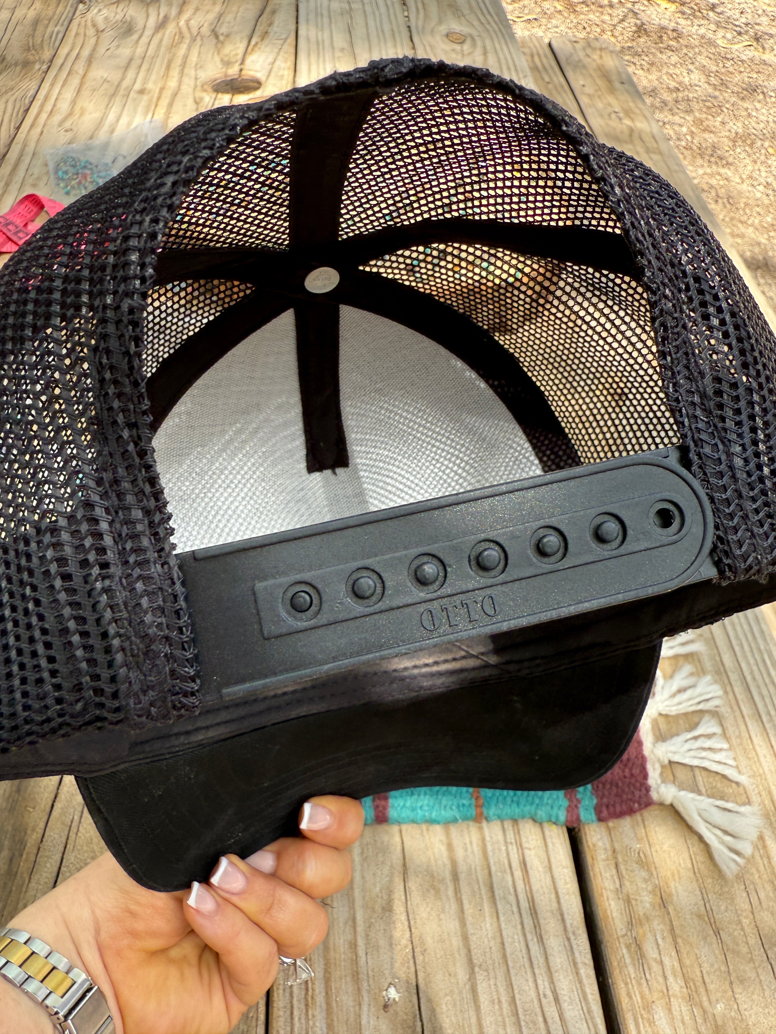 Nizhoni Traders TRUCKER HAT