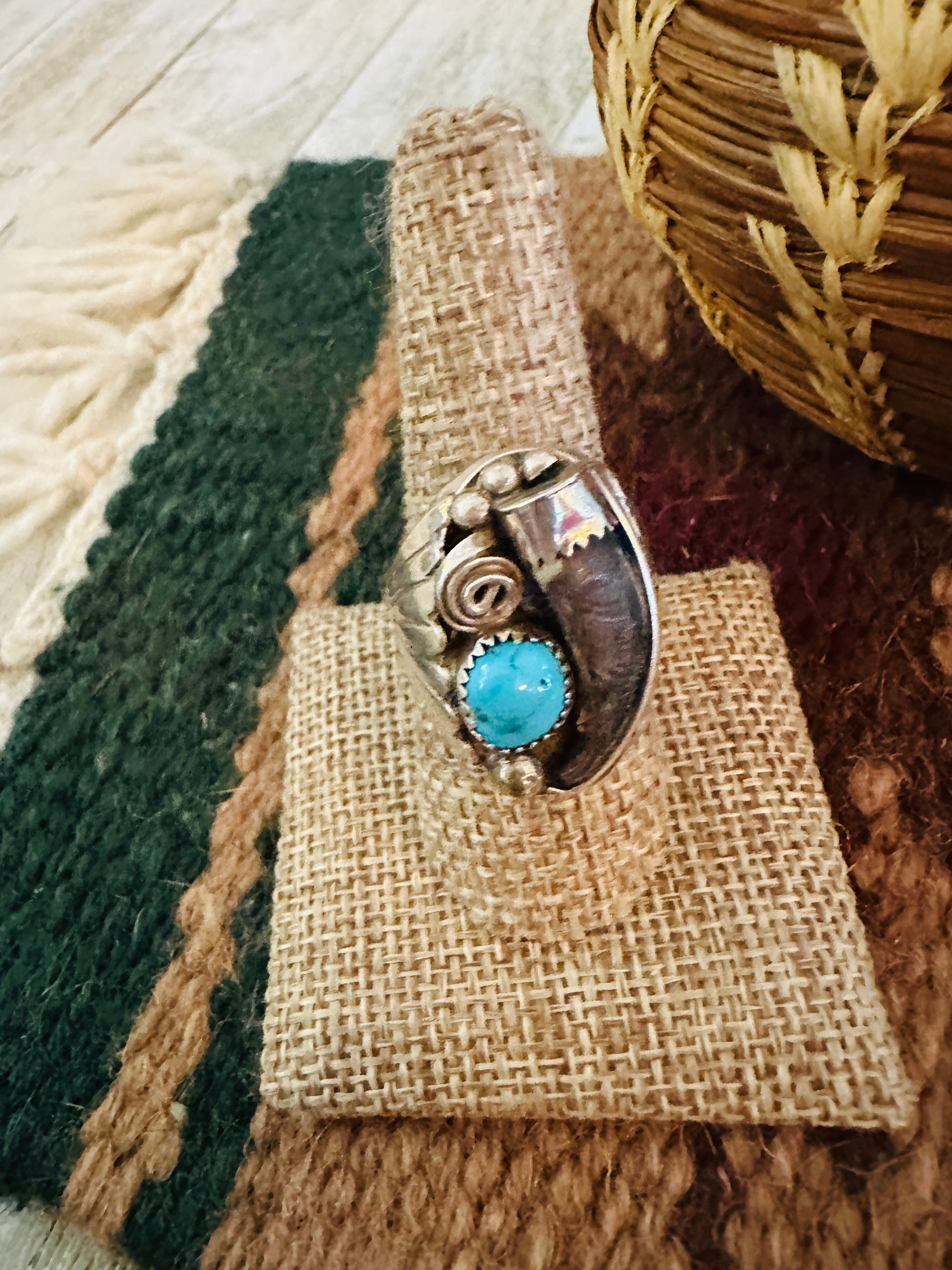 Old Pawn Handcrafted Turquoise & Sterling Silver Ring Size 9