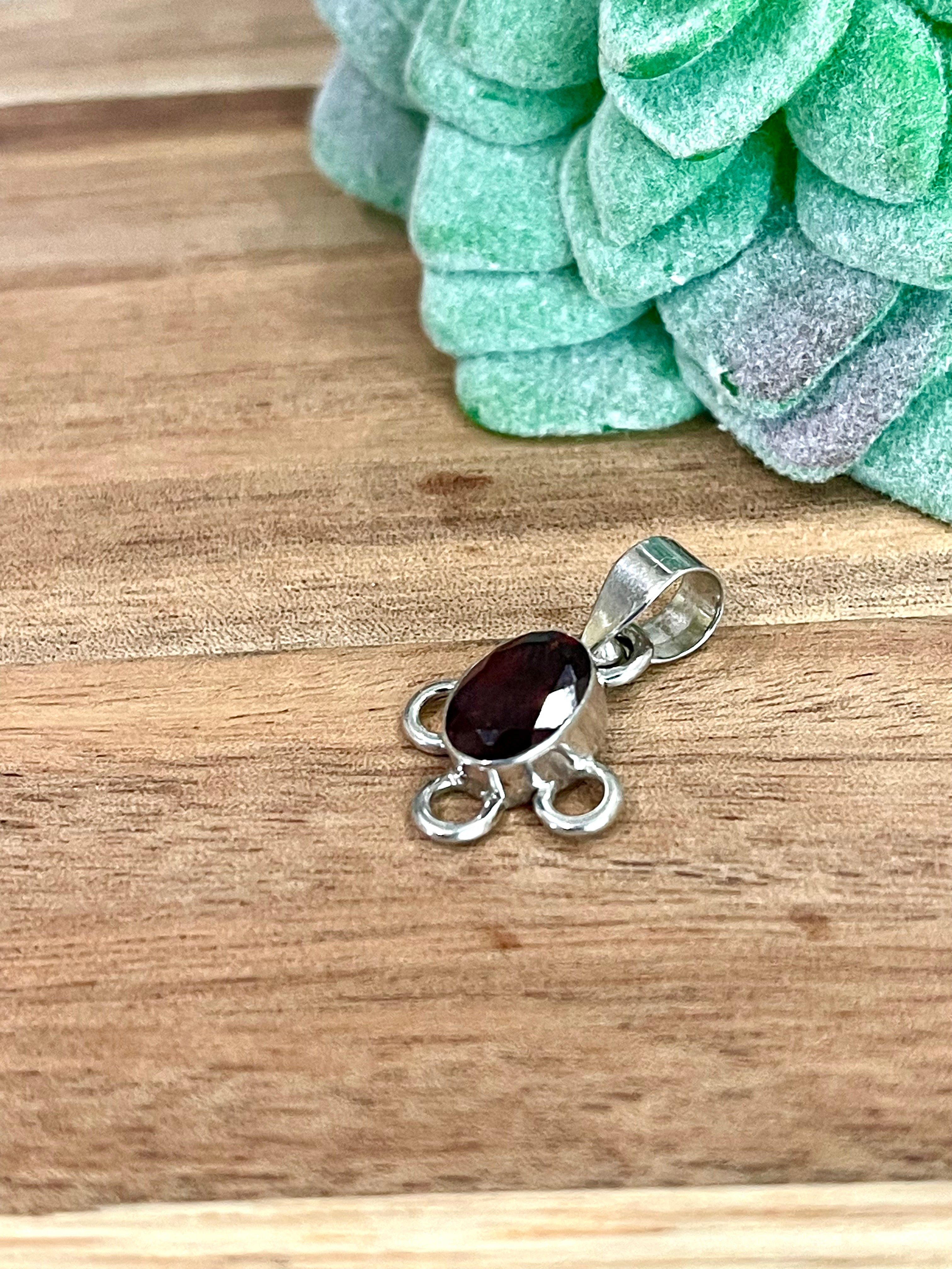 The Bijoux Vault Vintage Pendant