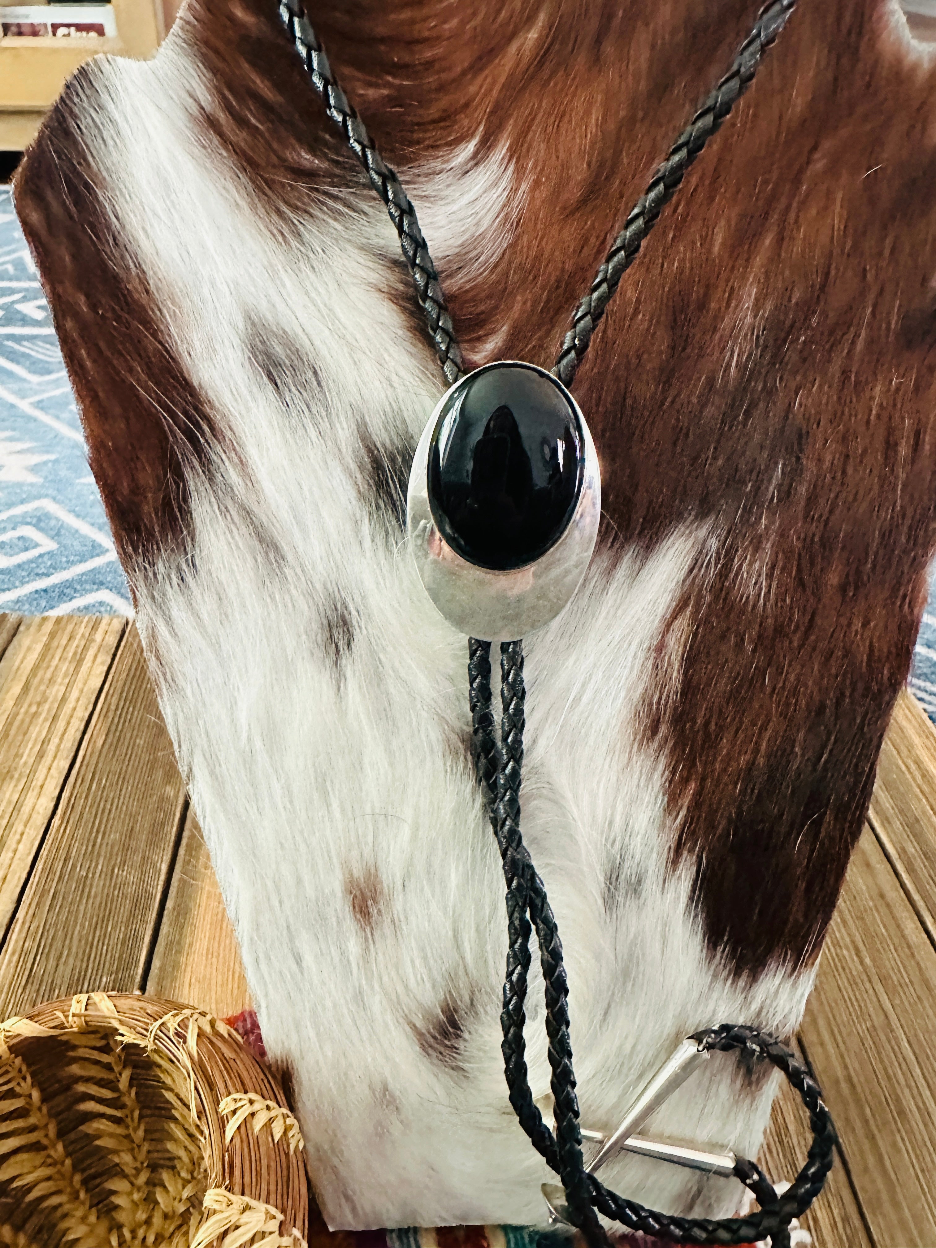 Handcrafted Vintage Old Pawn Sterling Silver & Onyx Bolo Tie