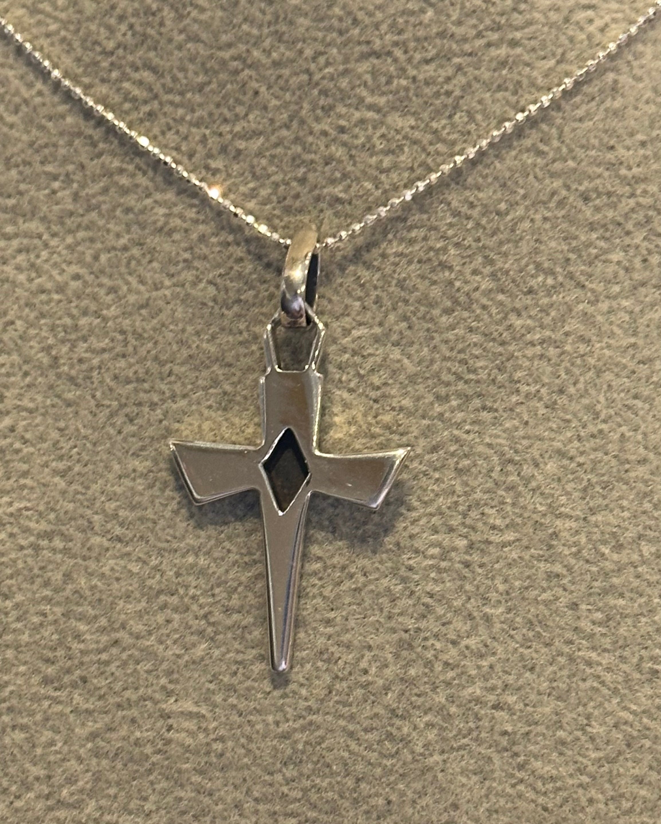 SCANDINAVIAN CROSS W/ DIAMOND CENTER