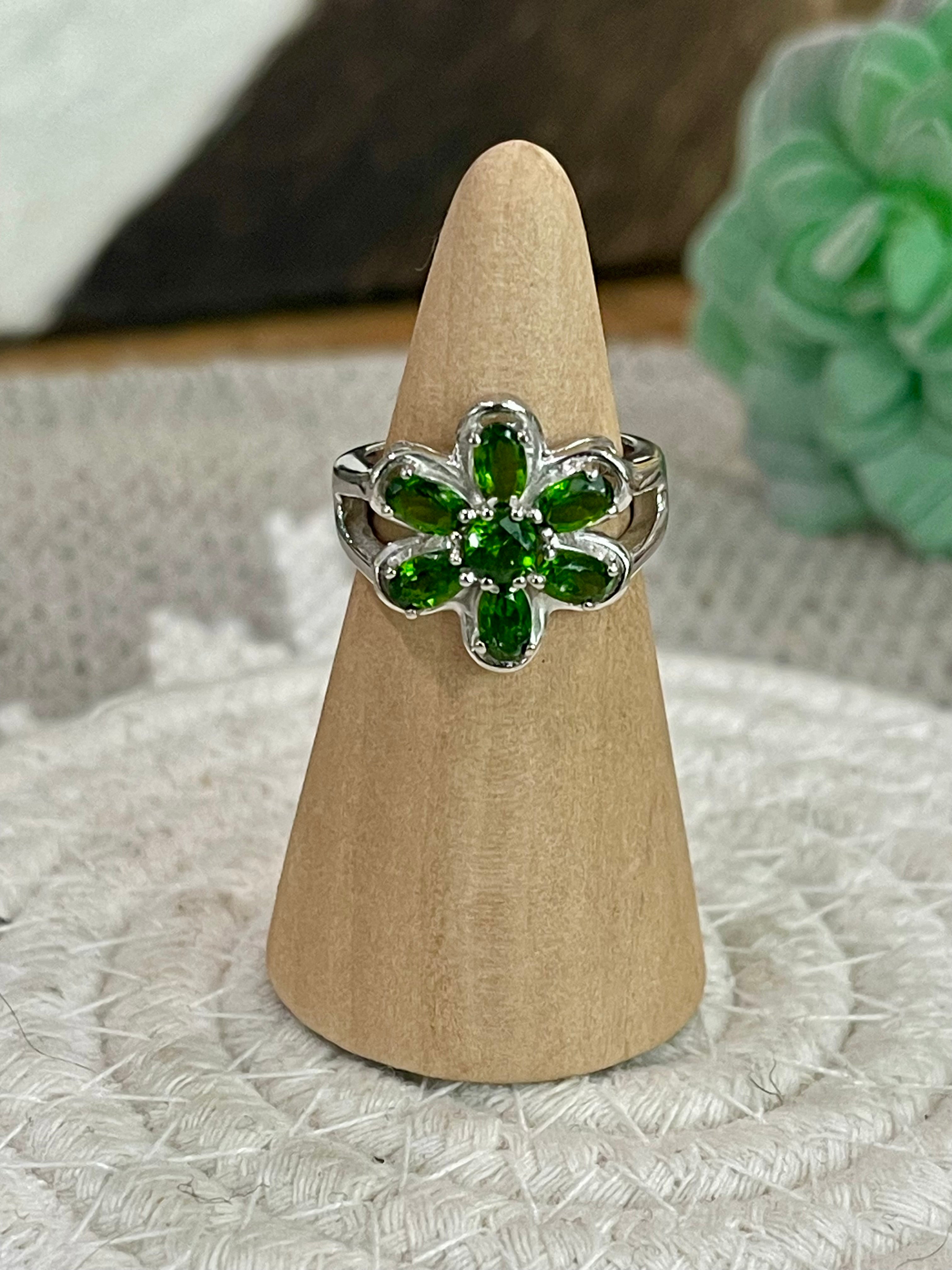The Bijoux Vault Vintage Flower Ring Sz 5.5