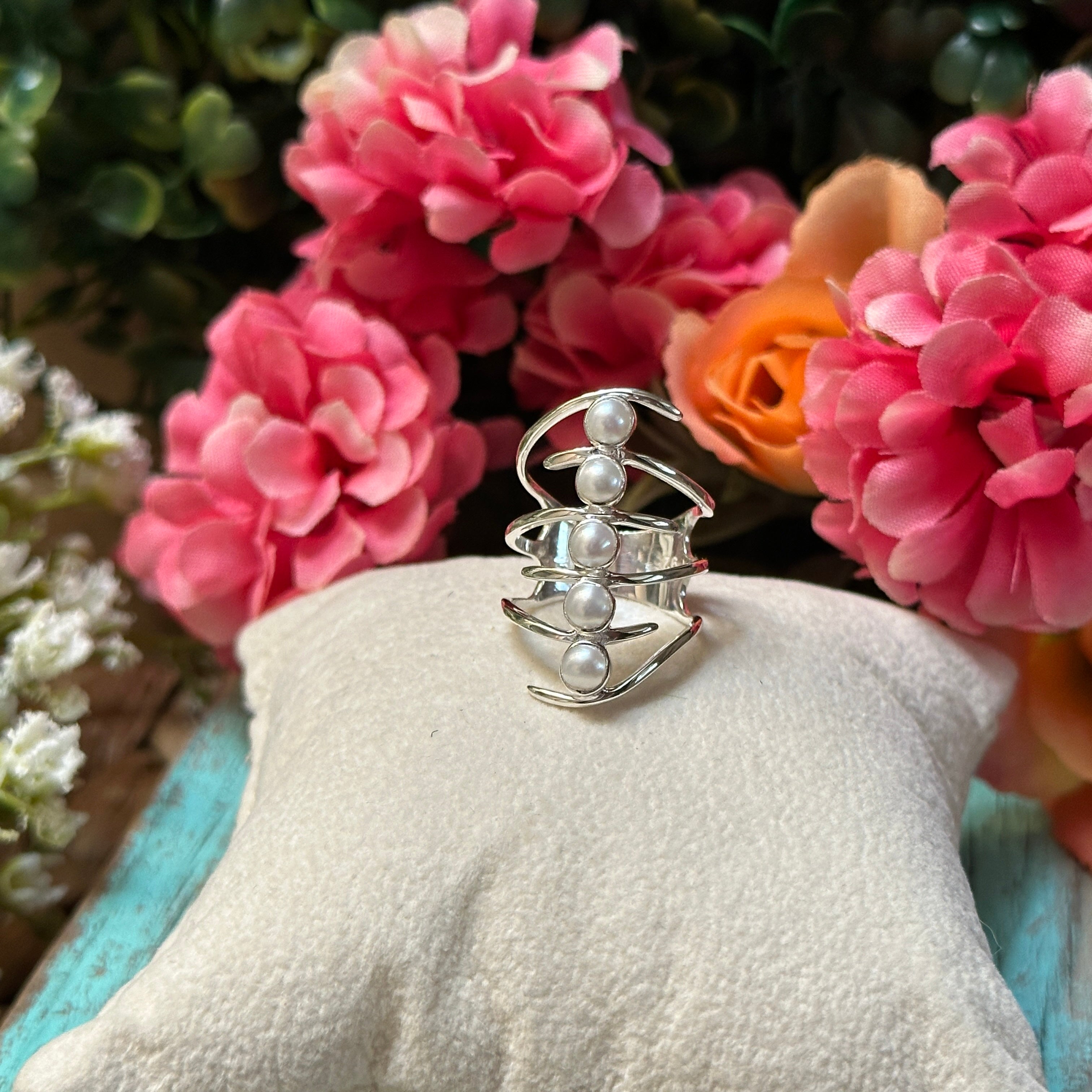 Sterling Silver Ribbed Pearl Ring