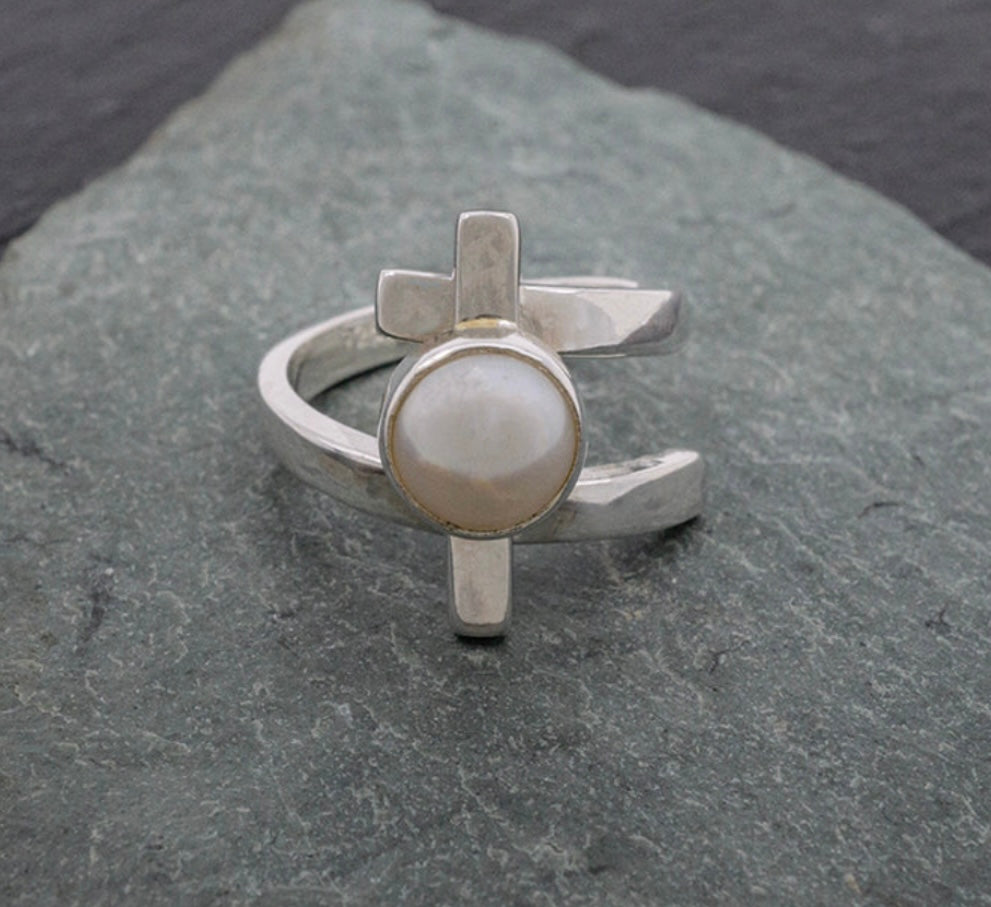 Wrap Ring w/ Pearl Center