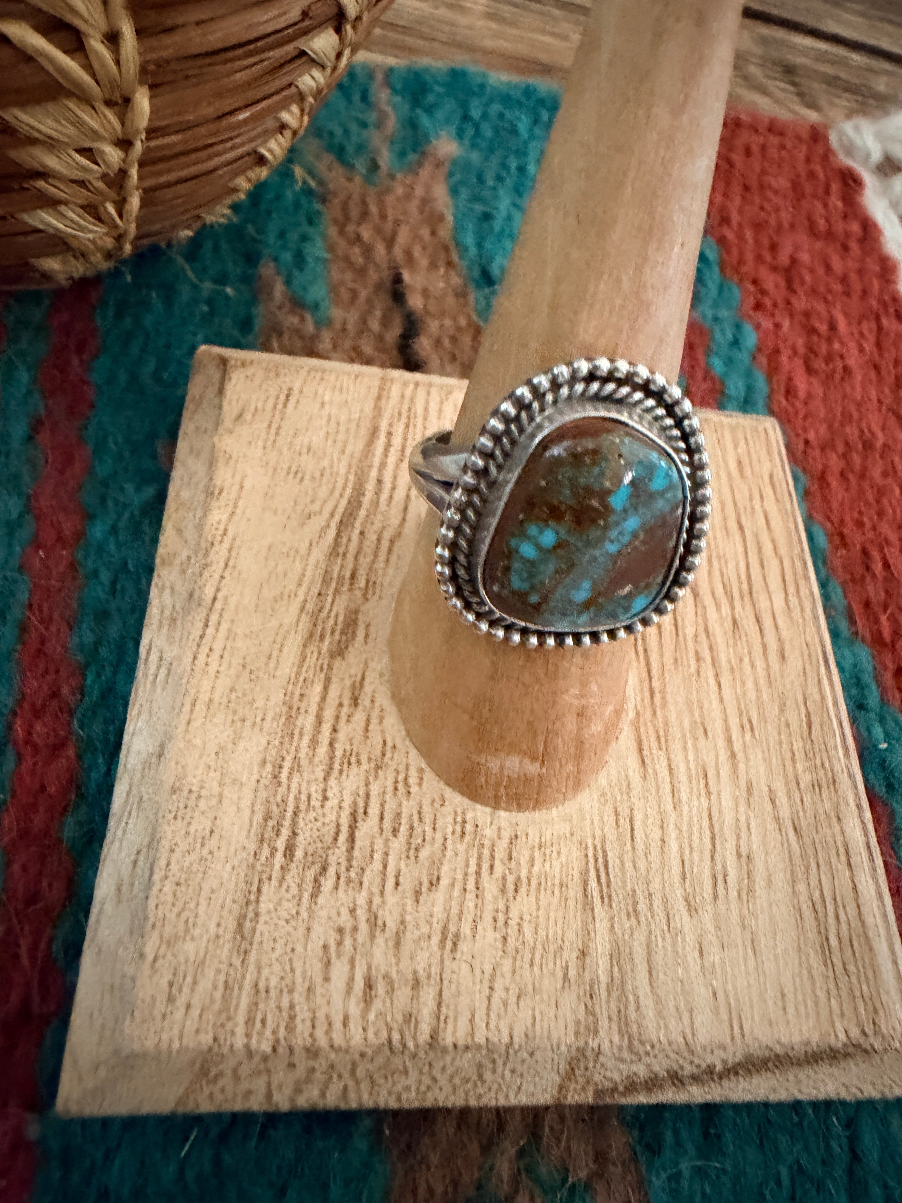 Old Pawn Handcrafted Turquoise & Sterling Silver Ring Size 7.75