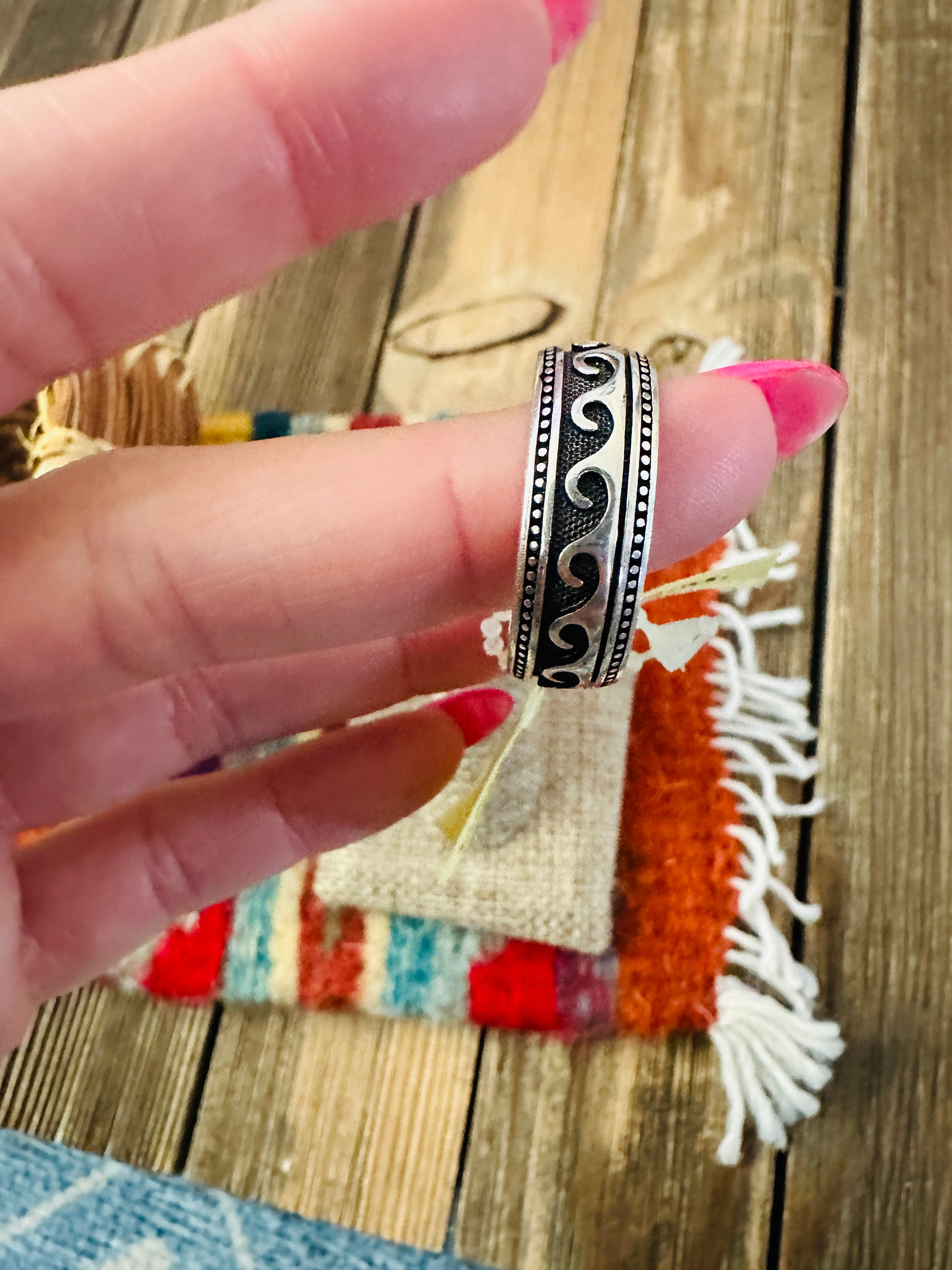 Old Pawn Handcrafted Sterling Silver Wave Band Ring Size 12.75