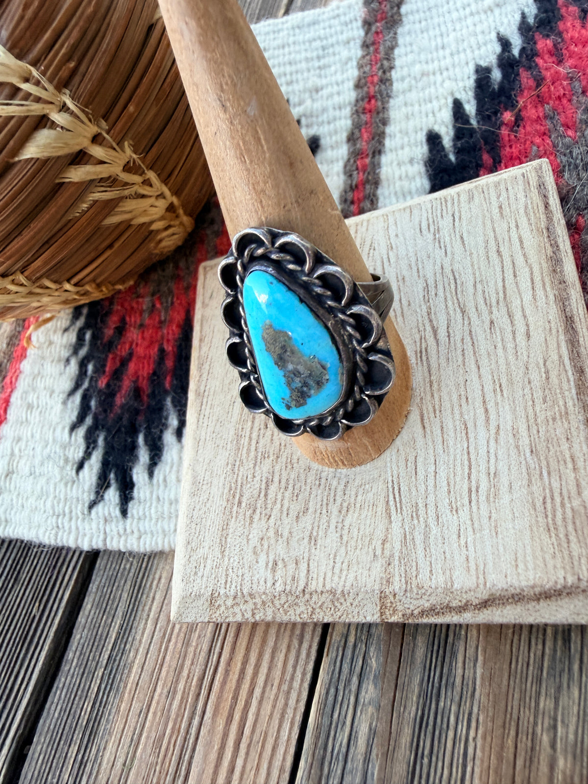 Old Pawn Handcrafted Turquoise & Sterling Silver Ring Size 9