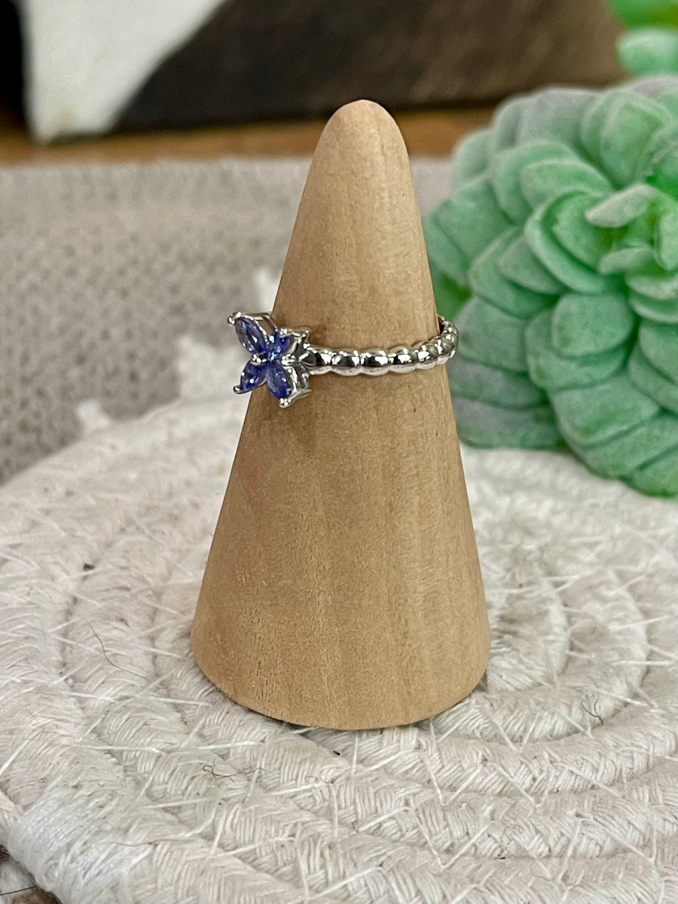 The Bijoux Vault Vintage Flower Ring Sz 5.5