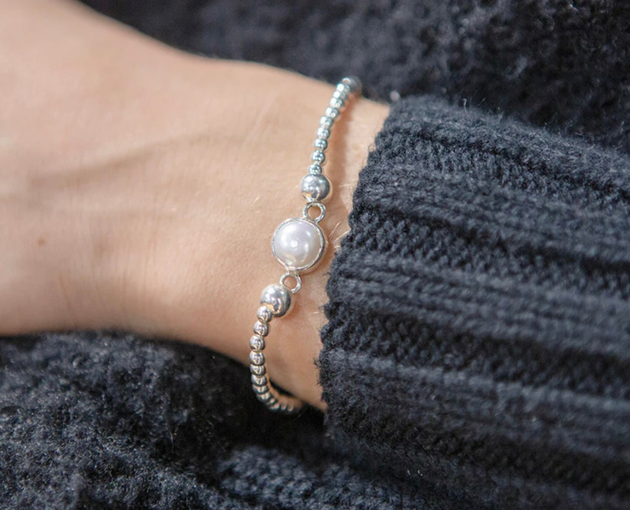 Beaded Stretch Bracelet w/ Pearl Center