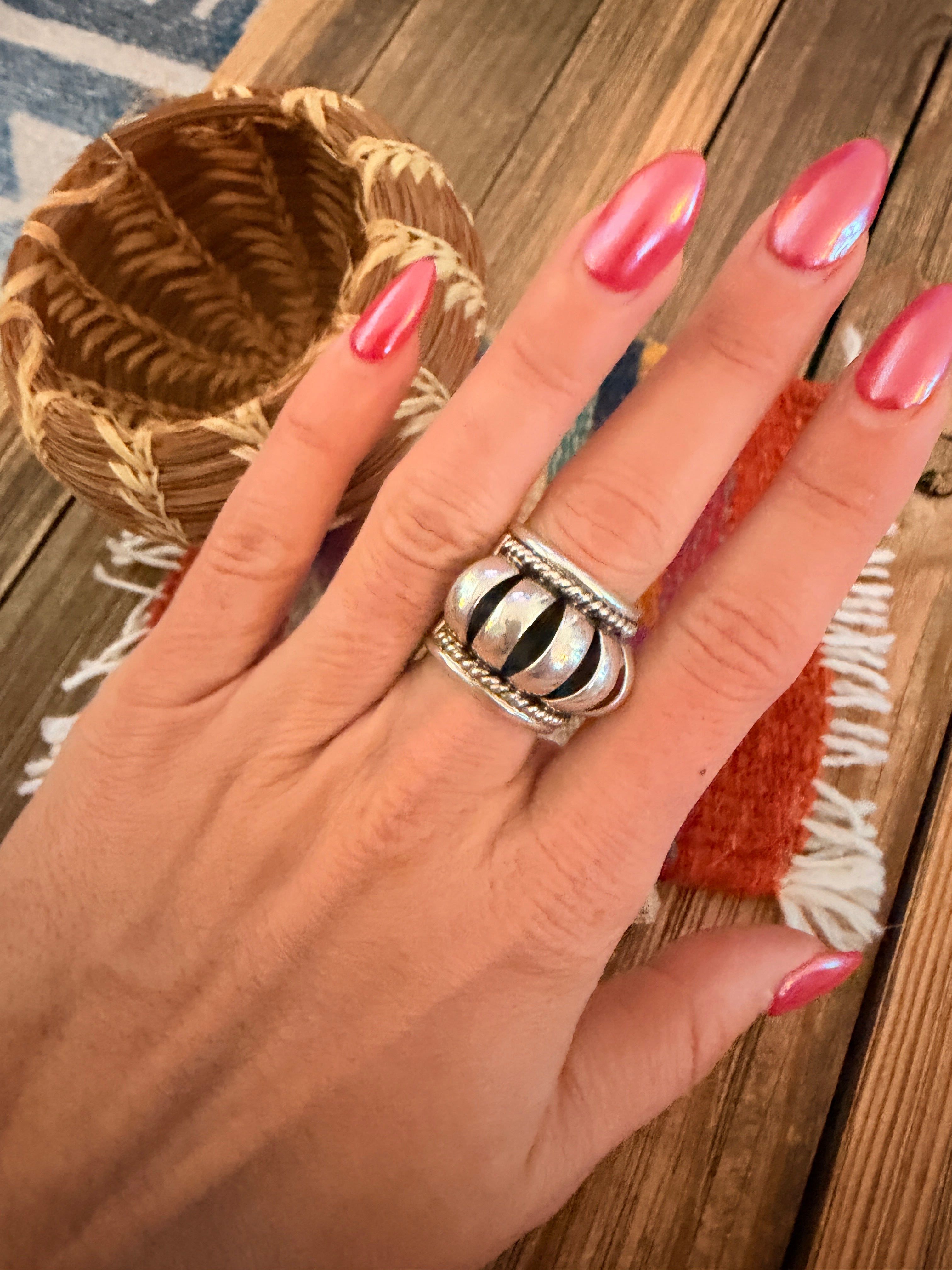 Old Pawn Handcrafted Rolled Sterling Silver Band Ring Size 6