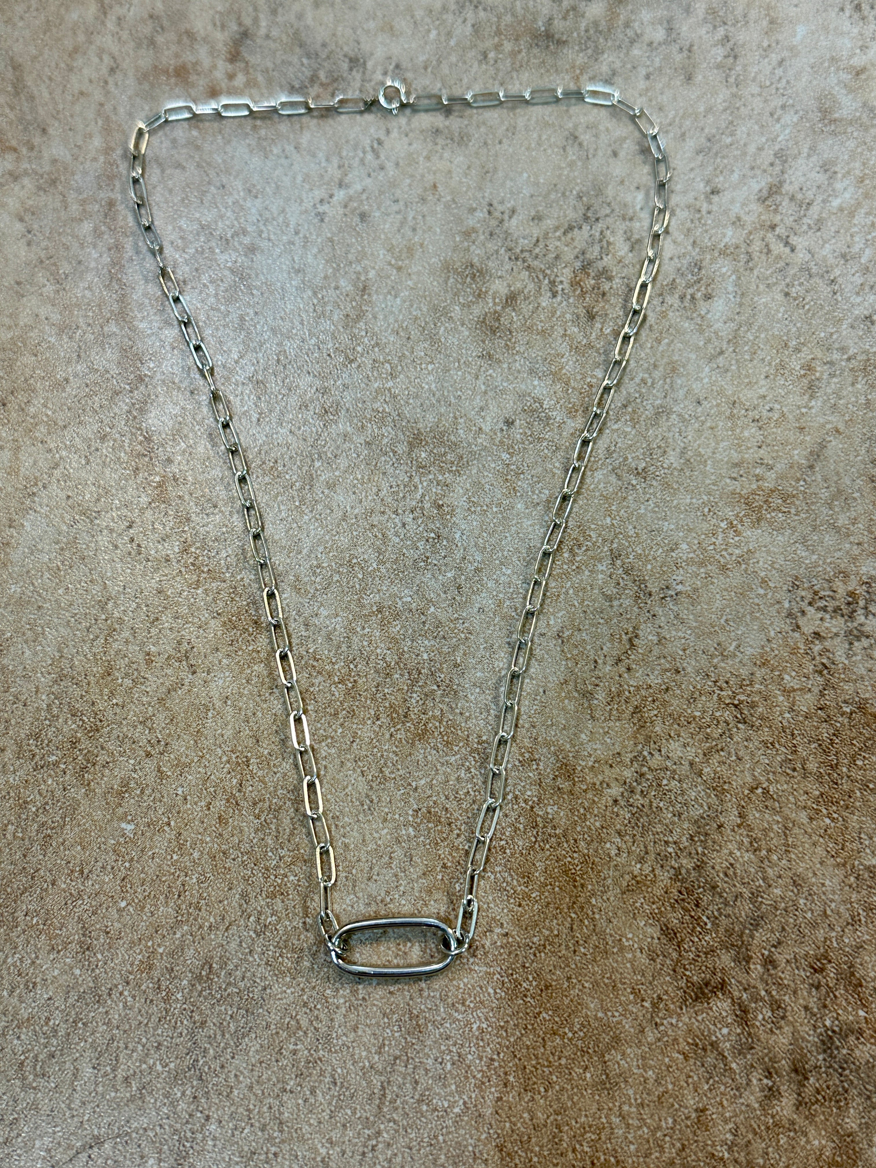 Paperclip Chain W/ Oval Center Link
