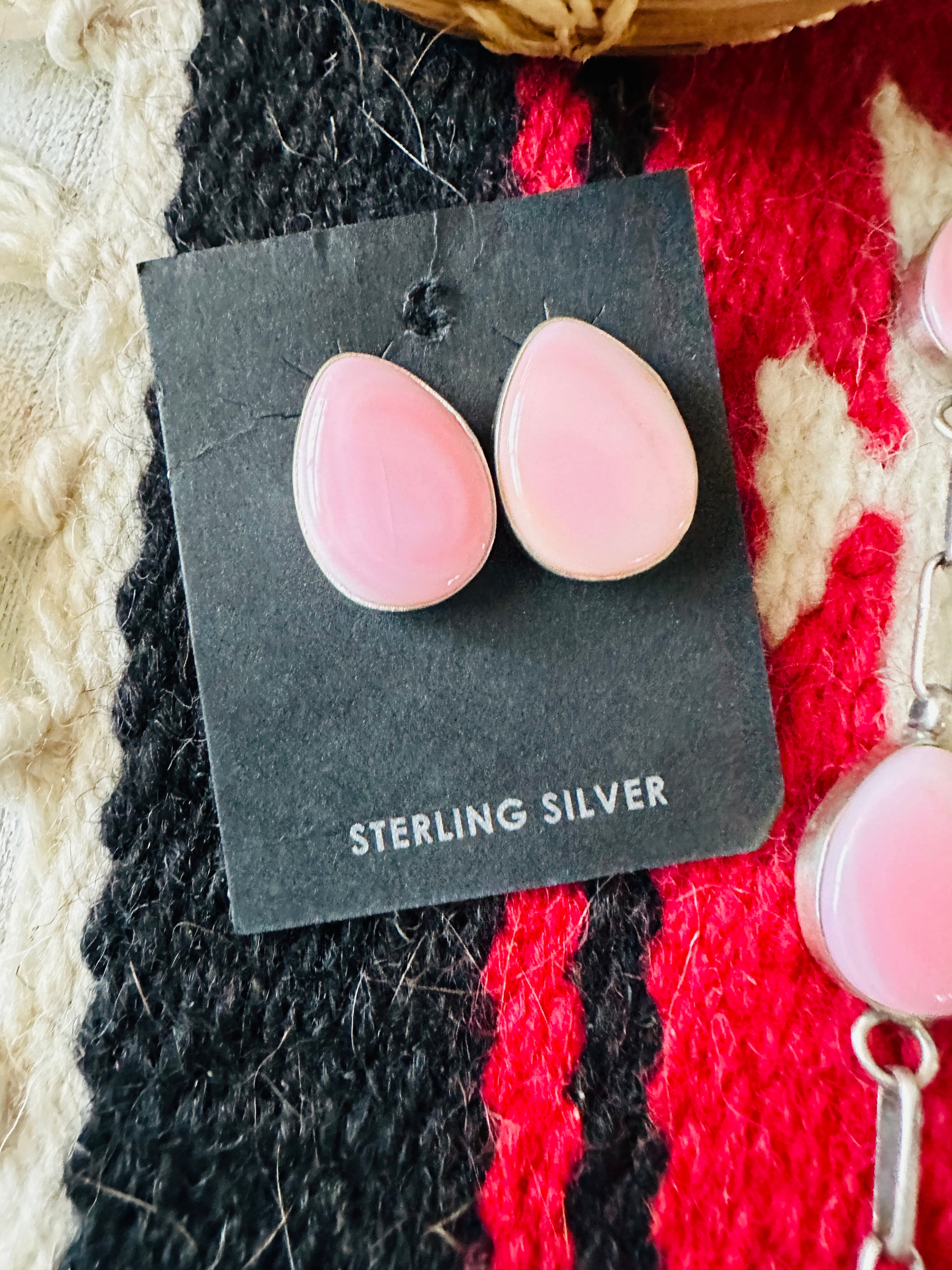 Handcrafted Queen Pink Conch & Sterling Silver Naja Necklace Set