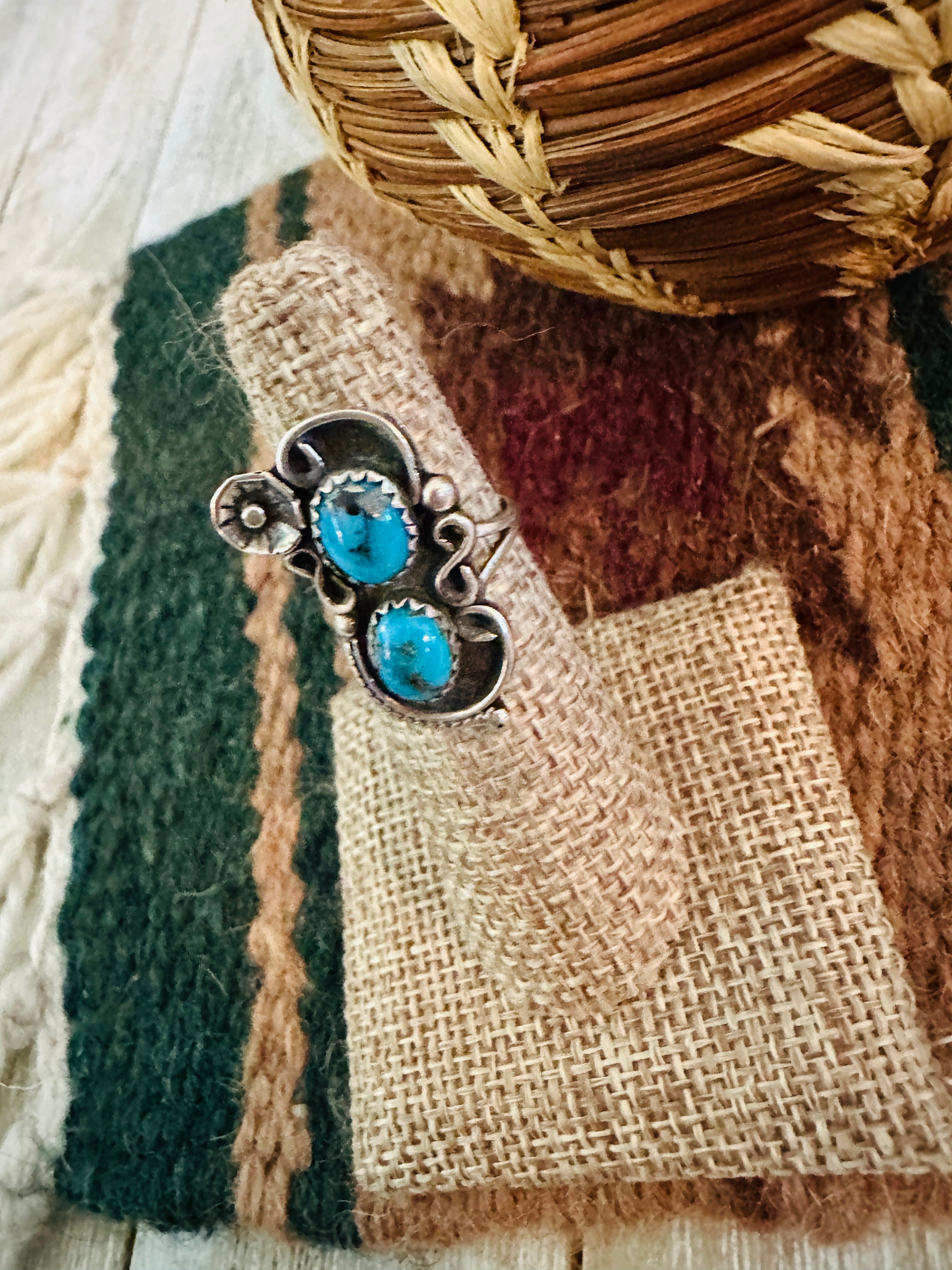 Old Pawn Handcrafted Turquoise & Sterling Silver Ring Size 5.5