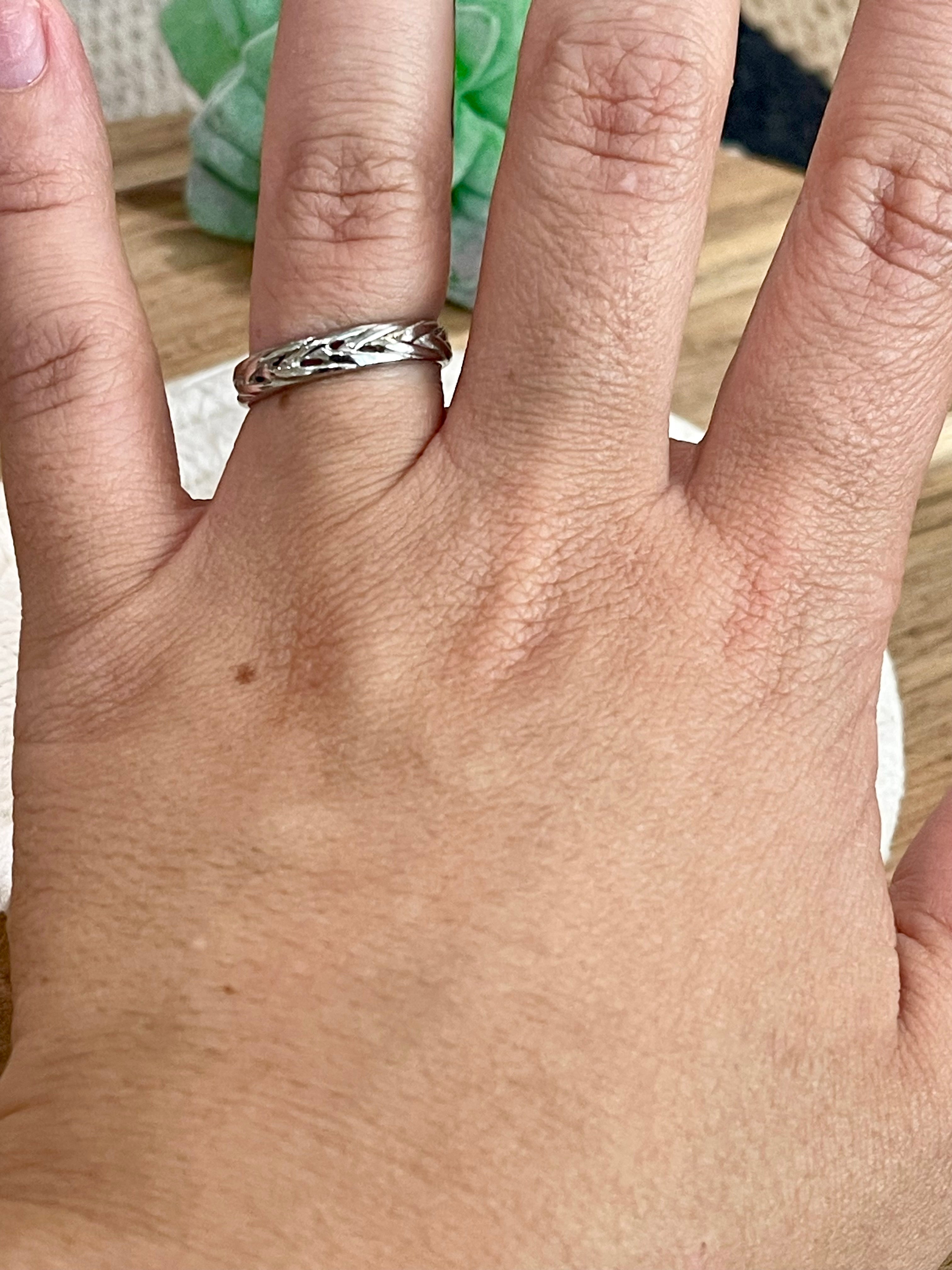 The Bijoux Vault Vintage Silver Band Ring Sz 6.5