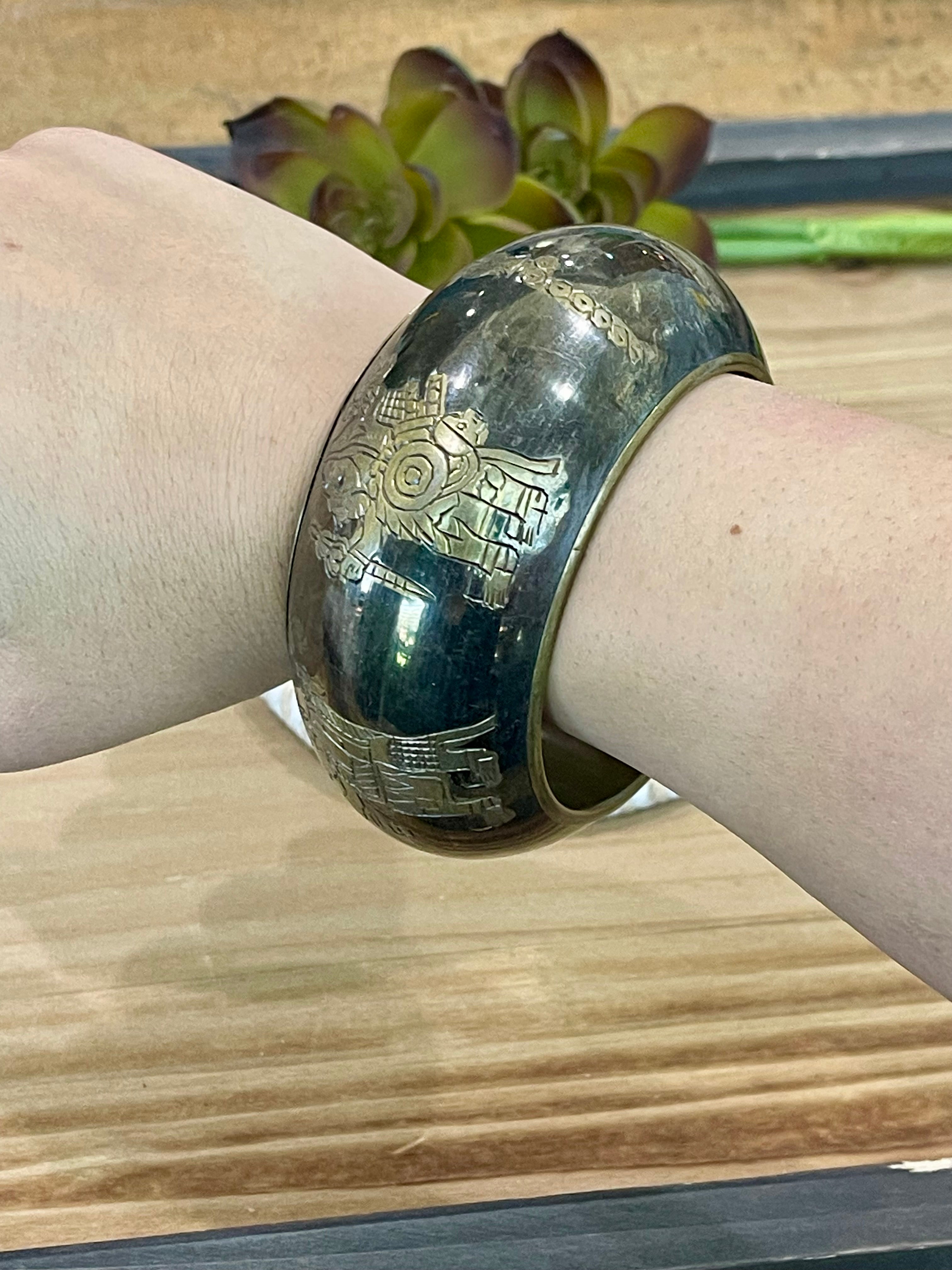 The Bijoux Vault Vintage Bangle Bracelet