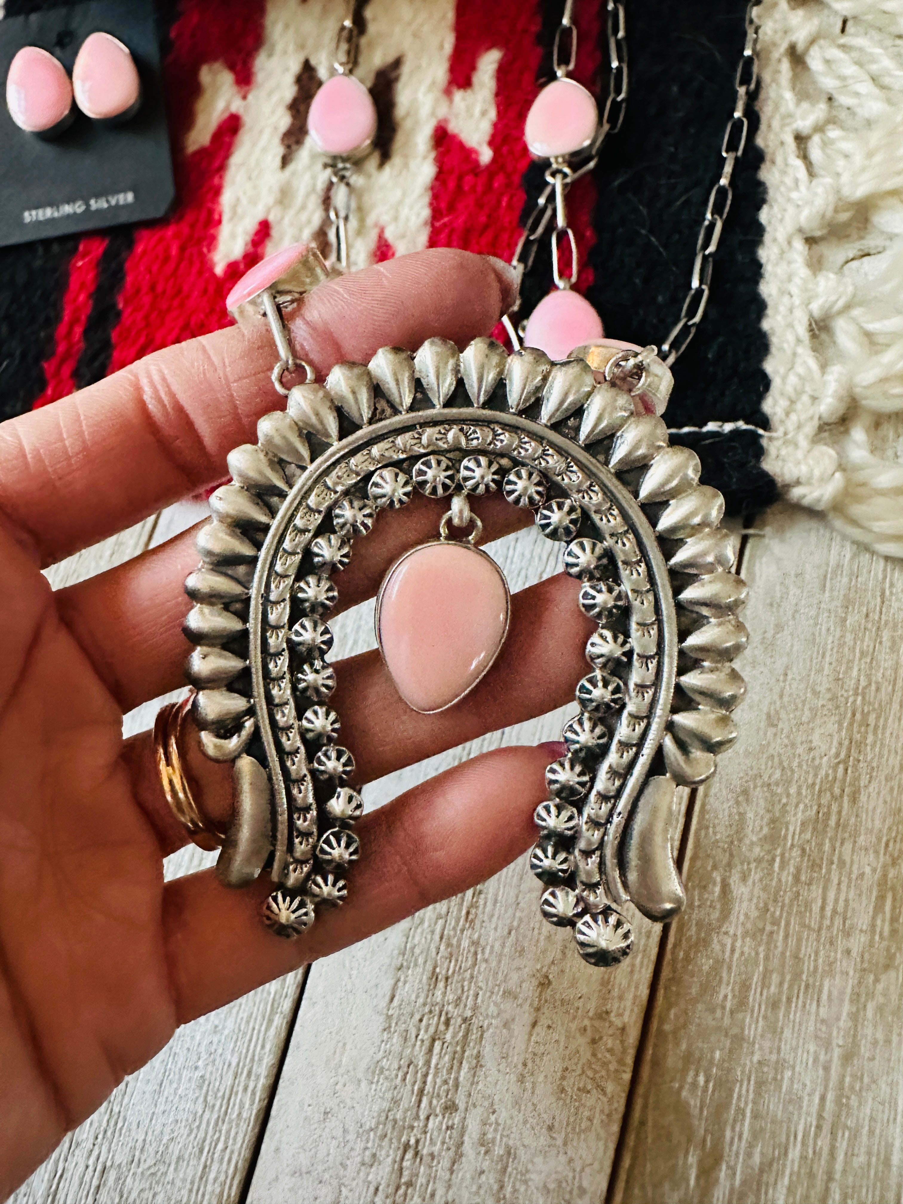 Handcrafted Queen Pink Conch & Sterling Silver Naja Necklace Set