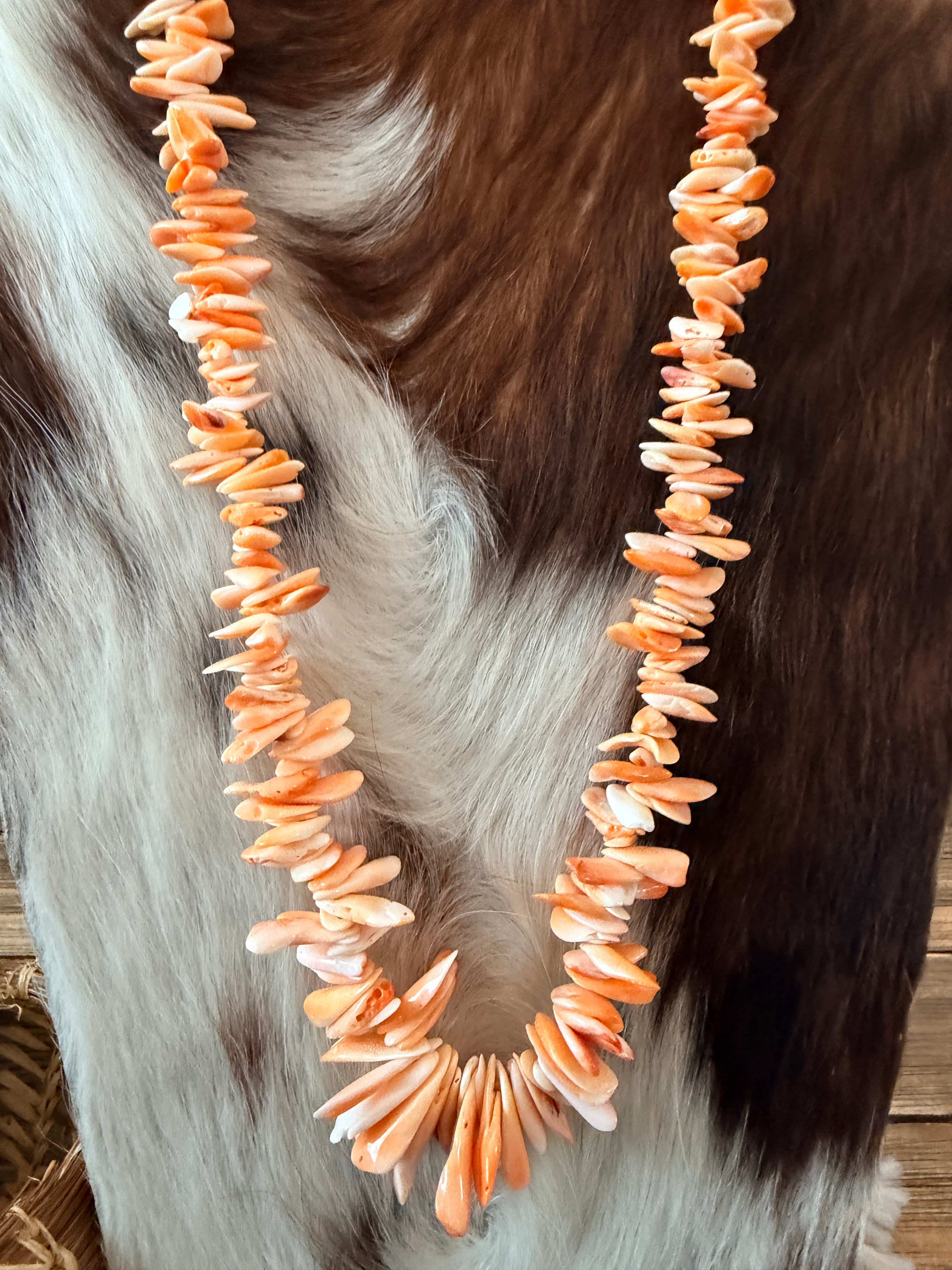 Old Pawn Handcrafted Spiny Oyster Beaded 22” Necklace