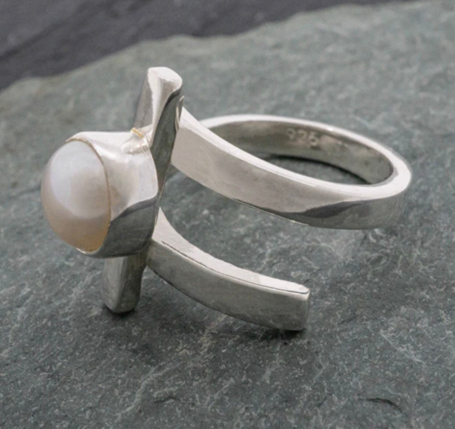 Wrap Ring w/ Pearl Center