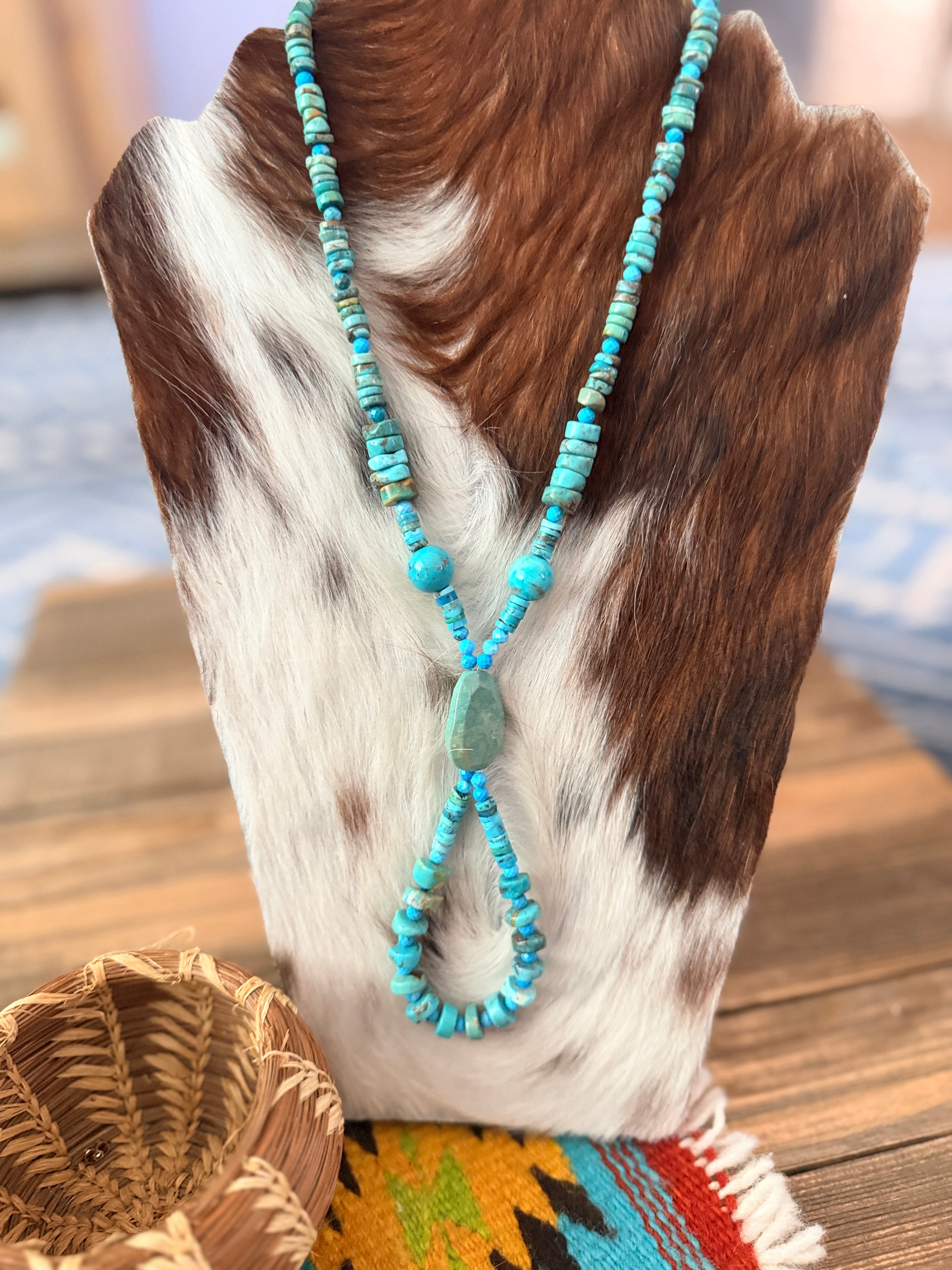 Handcrafted Turquoise Beaded Jacla Necklace
