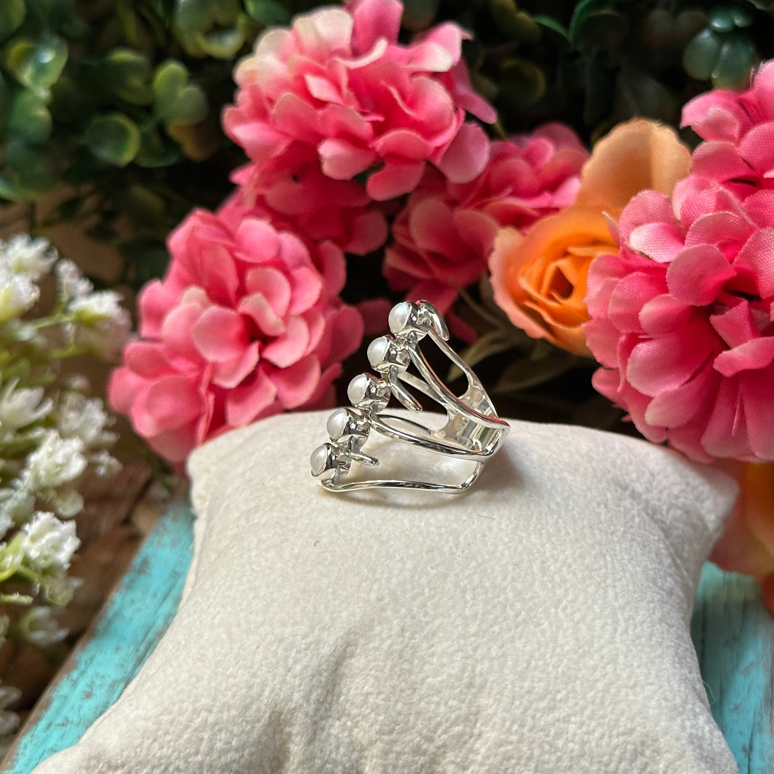 Sterling Silver Ribbed Pearl Ring
