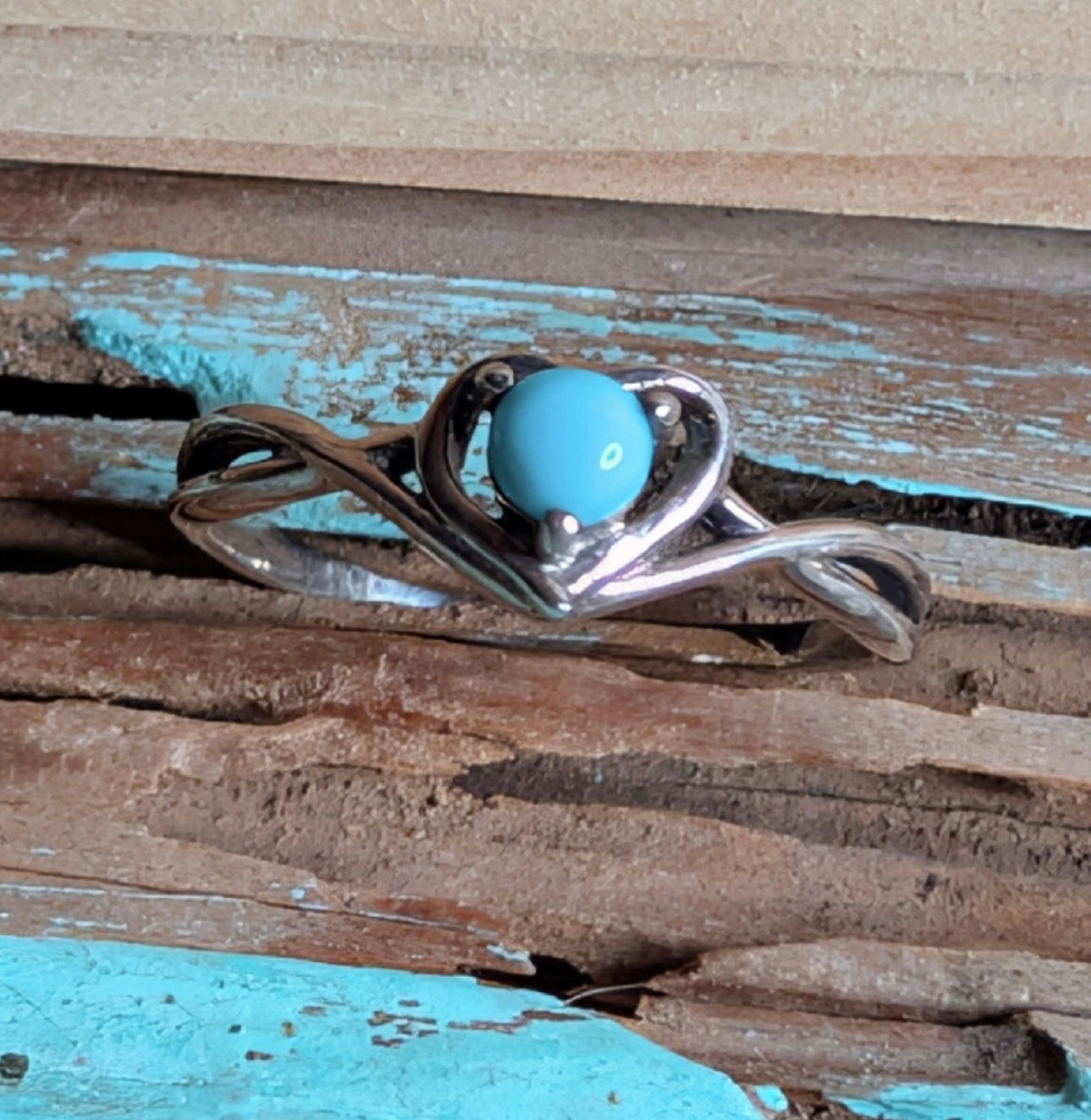 Kingman Turquoise Heart Shaped Double Strand Sterling Silver Ring Size 8